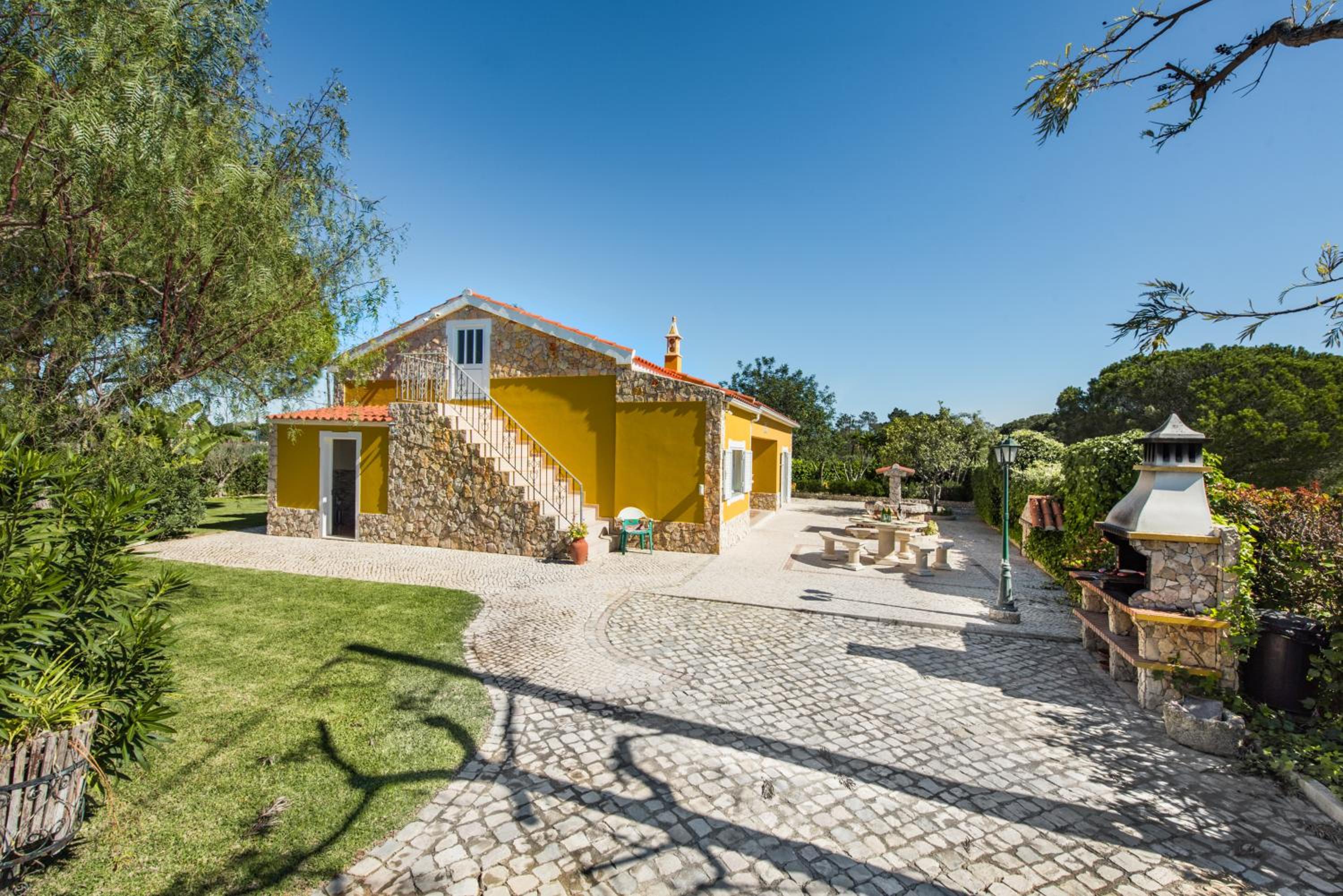 Algarve Villa with Private Pool and Garden