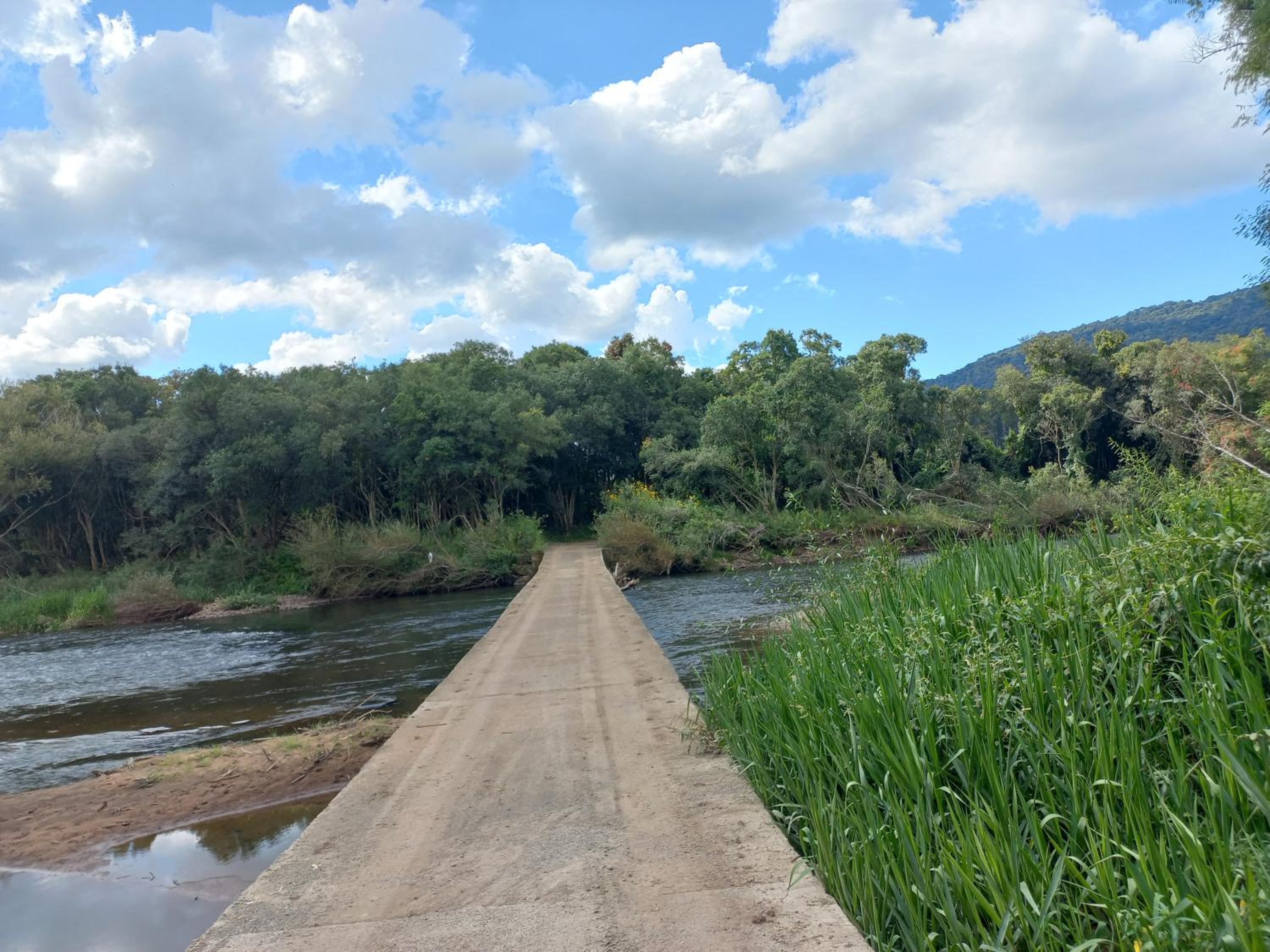 CASA DE CAMPO RIO CANOAS