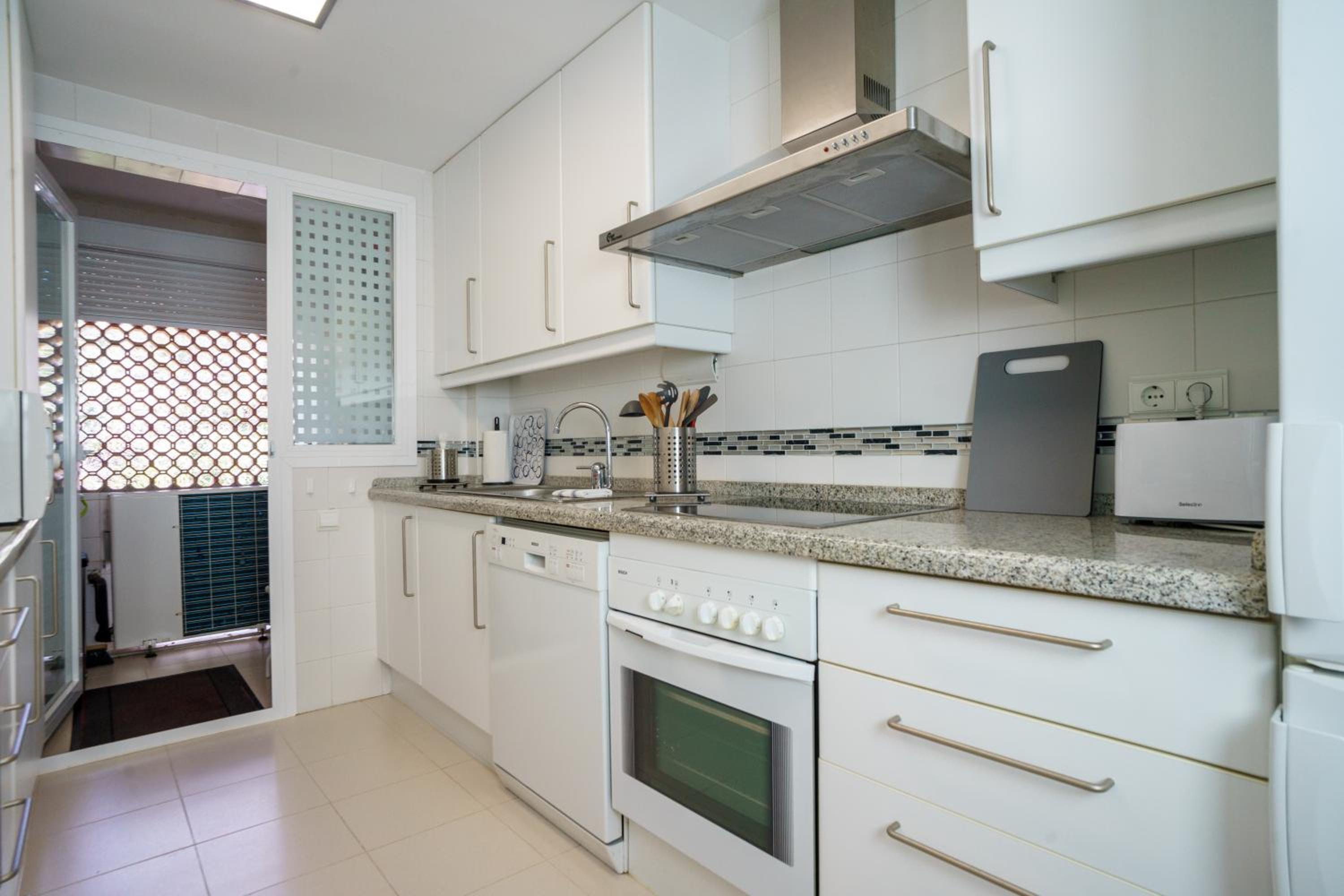 El Lago de Los Arqueros 2 bedrooms penthouse en Benahavis - Image 5