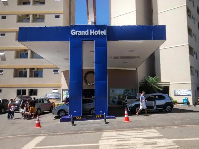 Ótimo apê 2 quartos com piscina 24hs em Caldas Novas