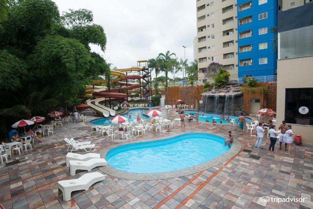 Ótimo apê 2 quartos com piscina 24hs em Caldas Novas