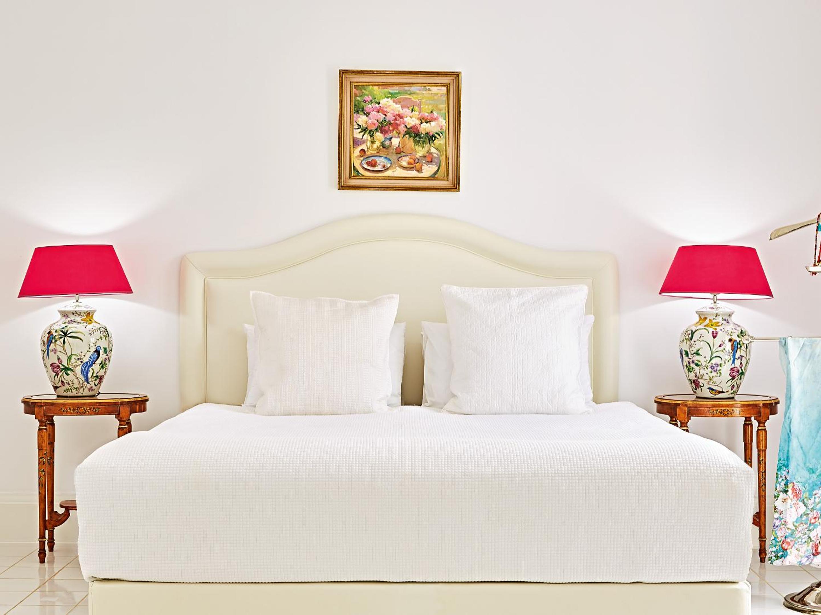 Caramel, A Resort to Live