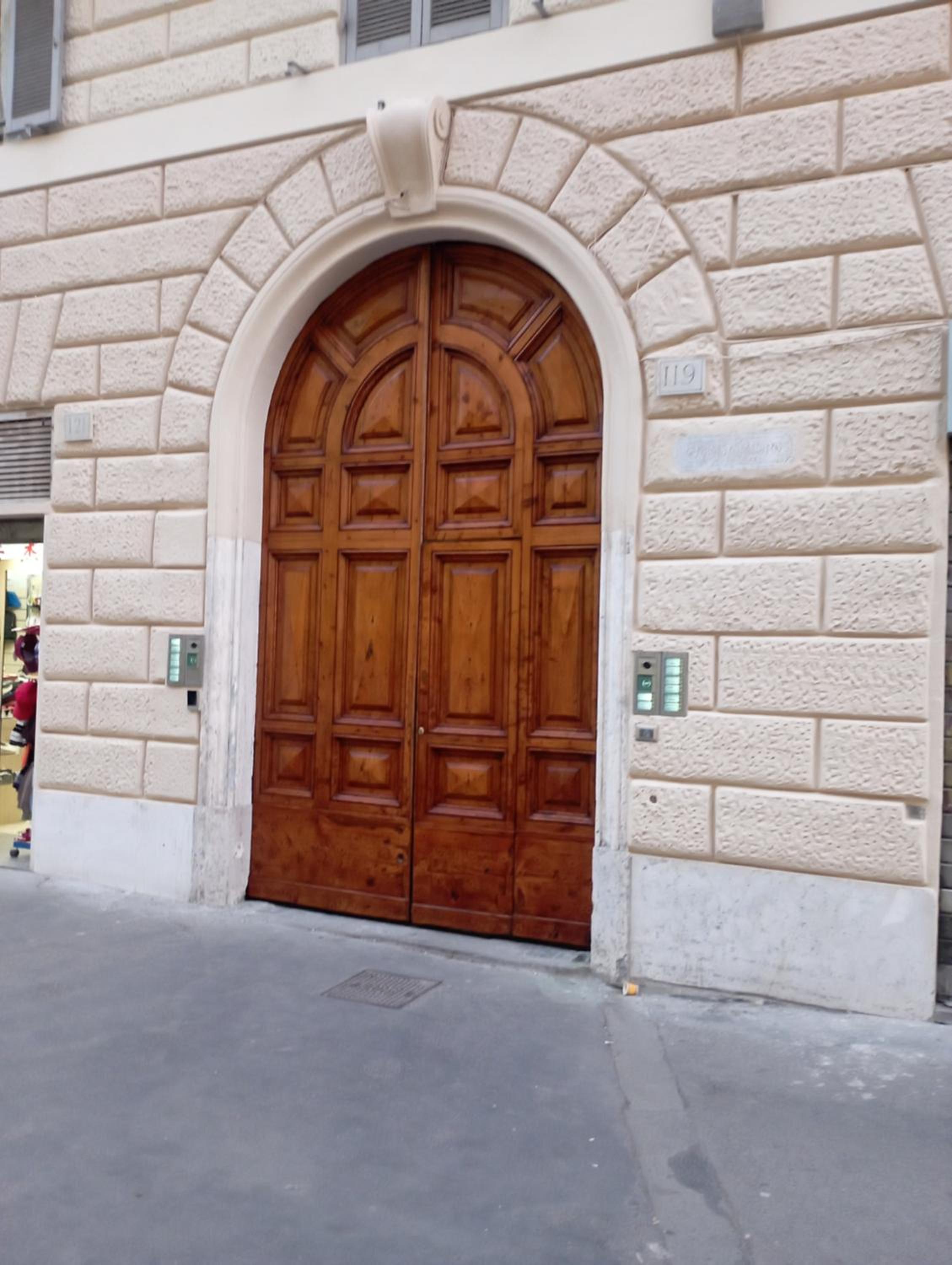 Roma Station House