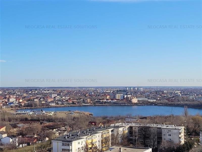 Lake view luxury apartment view 4