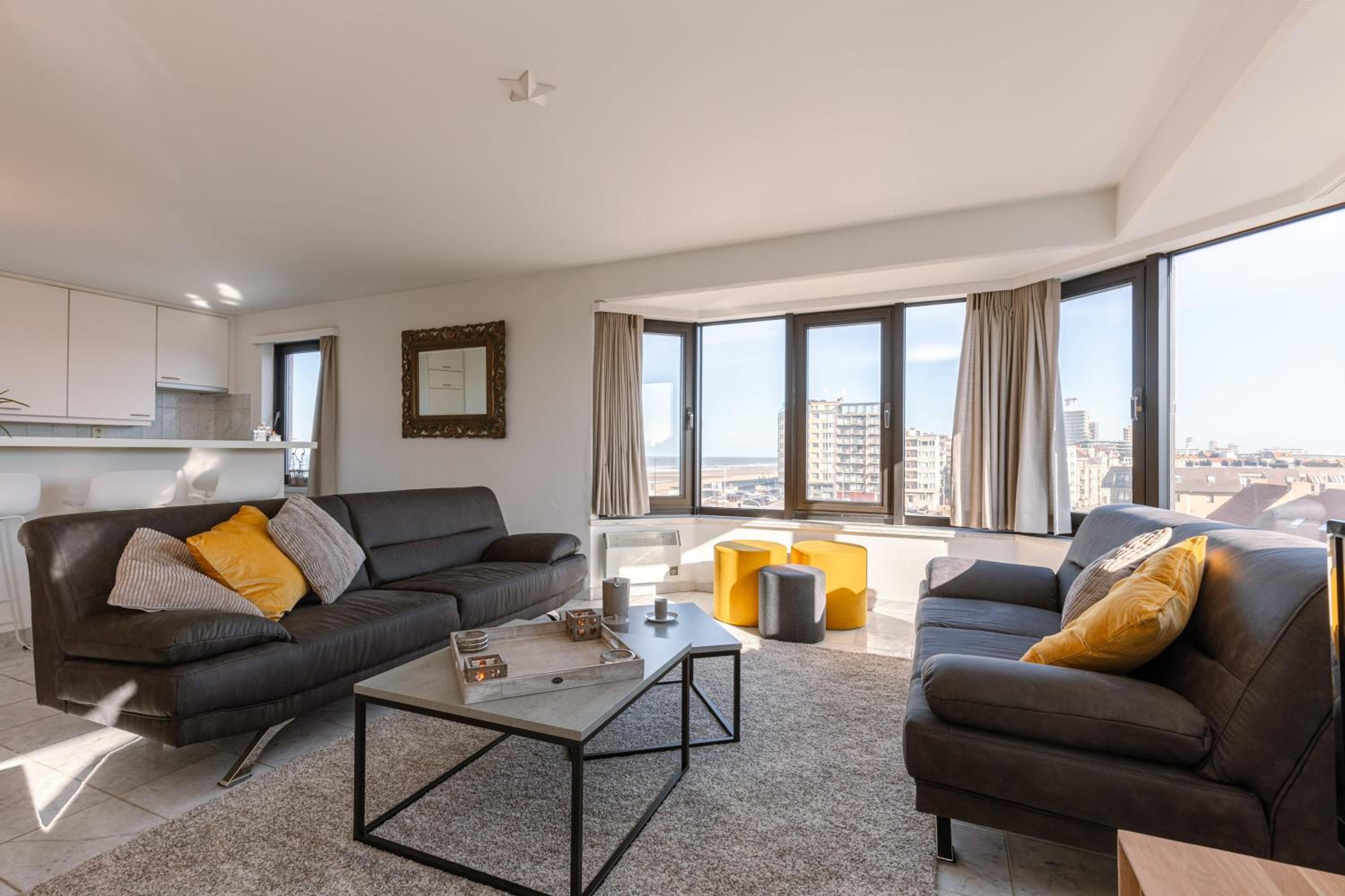 Huswell - Spacious & modern sea view apartment with garage