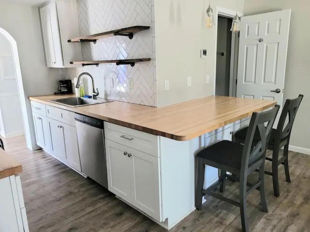 Beachwood Bungalow B