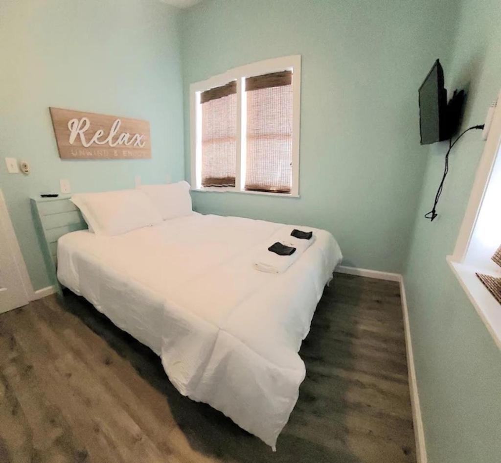 Beachwood Bungalow B