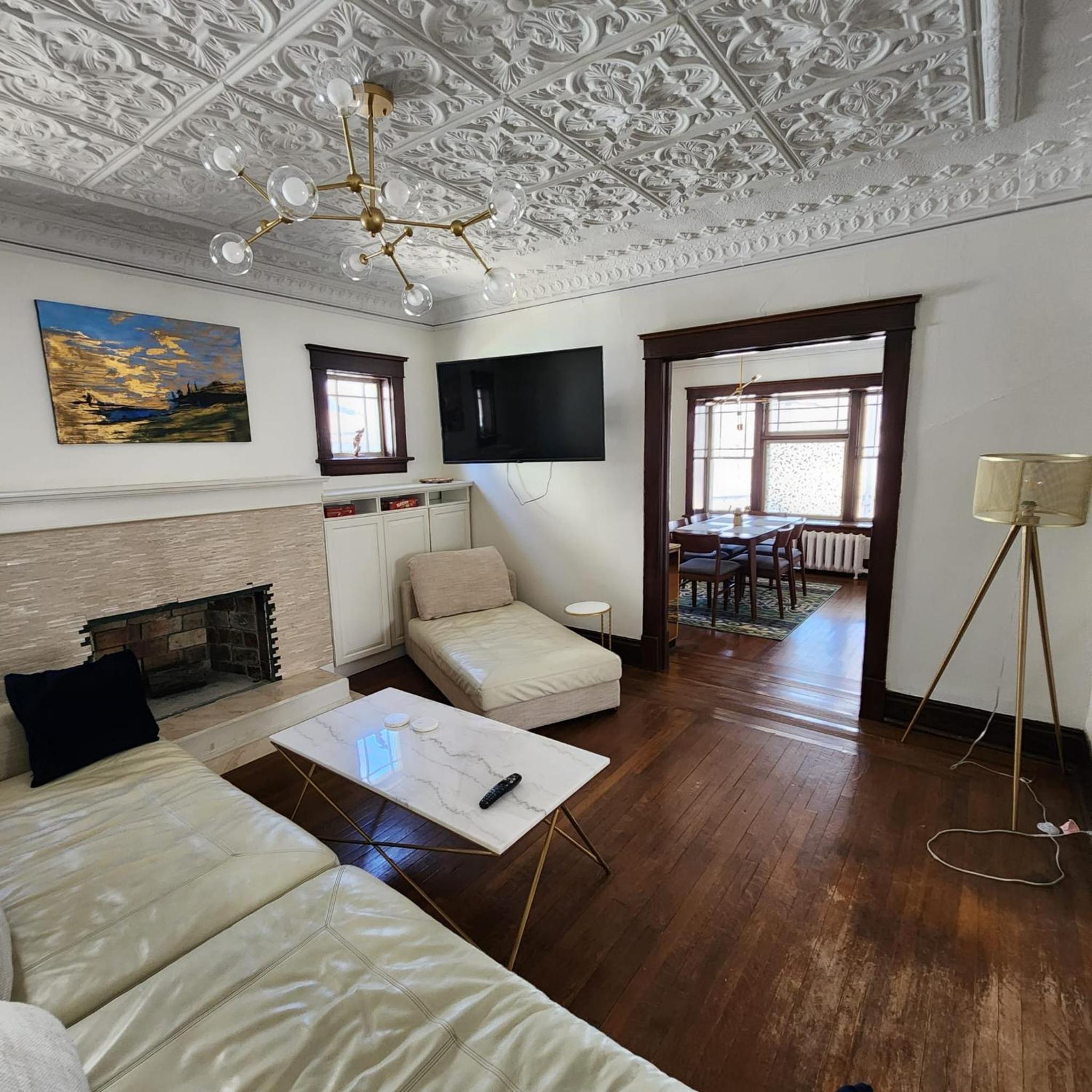 Kitchener Vacations - The Pandora Century Home - Property Image 15