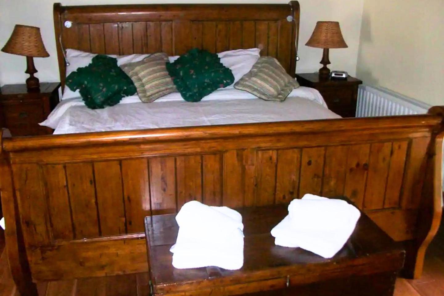 Authentic Irish Cottage, Rural Ballymascanlon