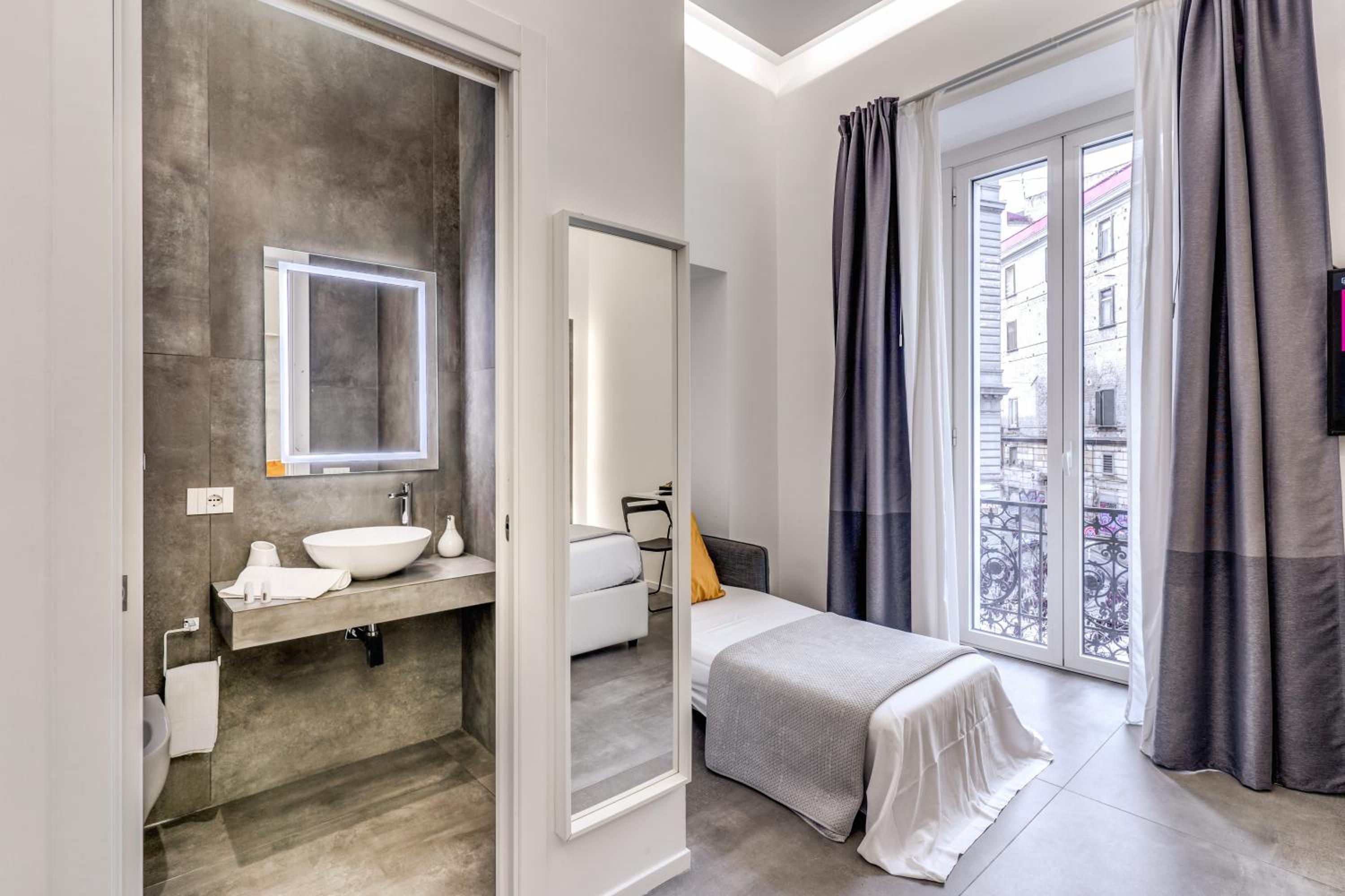 Gallery Suite Naples