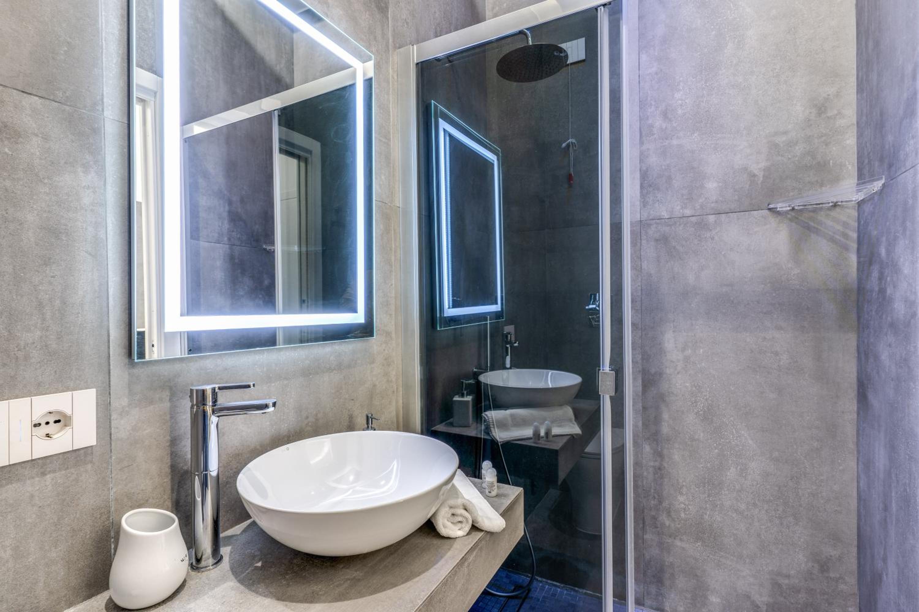 Gallery Suite Naples