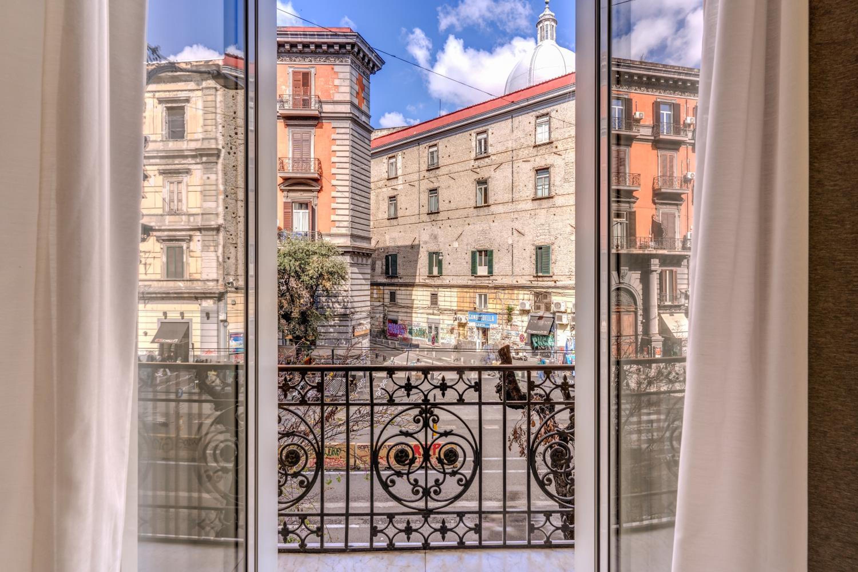 Gallery Suite Naples
