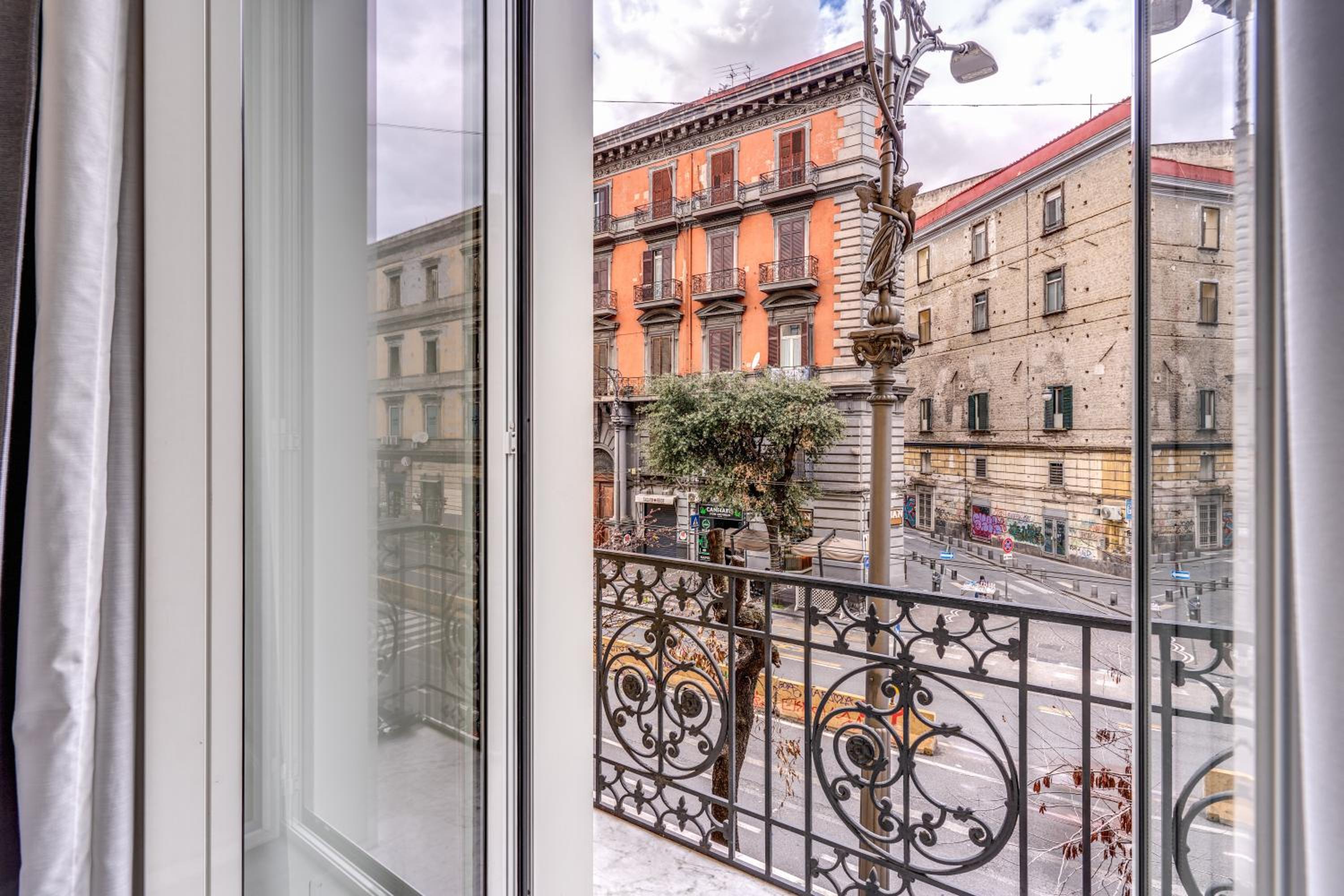 Gallery Suite Naples