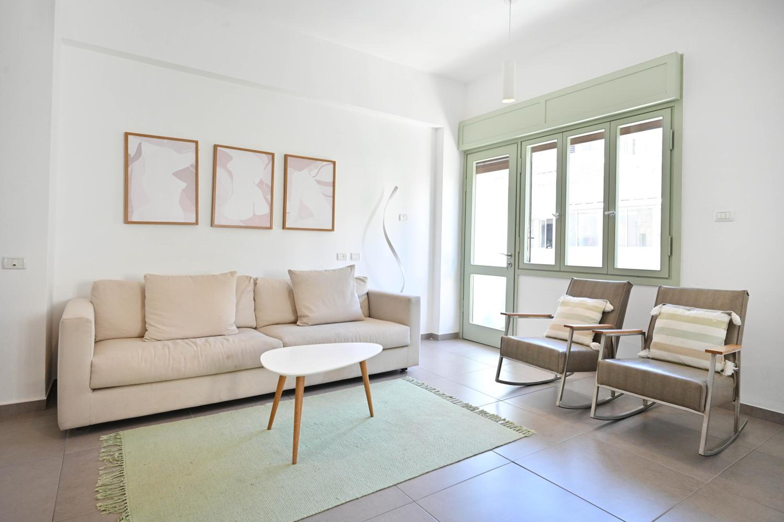 Luminous 3-BR in the Heart of Shenkin by HolyGuest