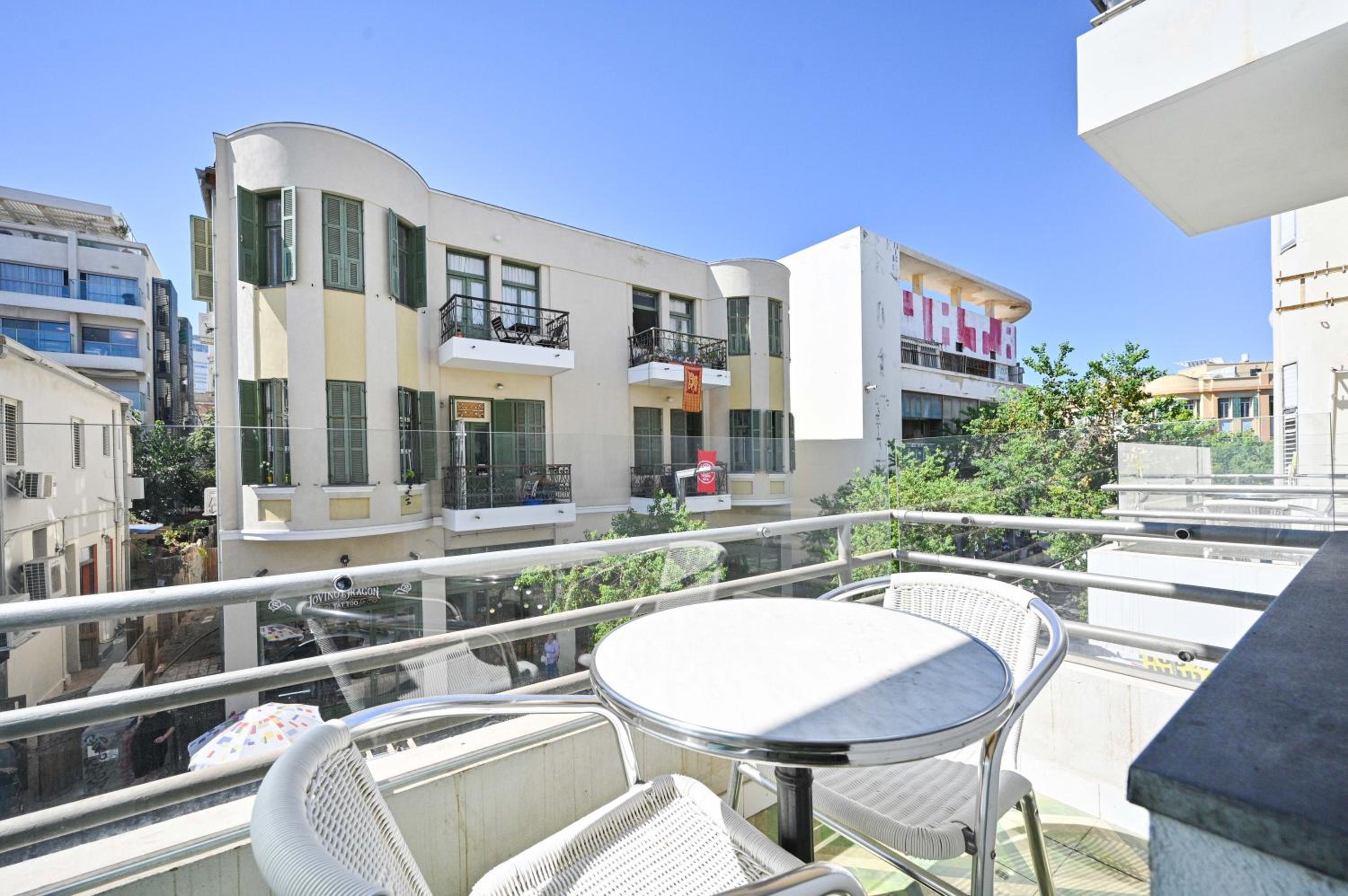 Luminous 3-BR in the Heart of Shenkin by HolyGuest