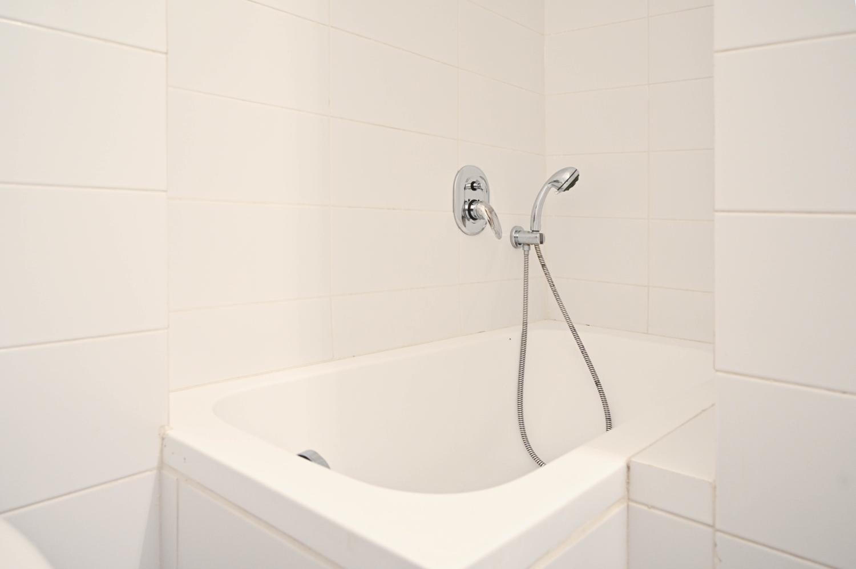 Luminous 3-BR in the Heart of Shenkin by HolyGuest
