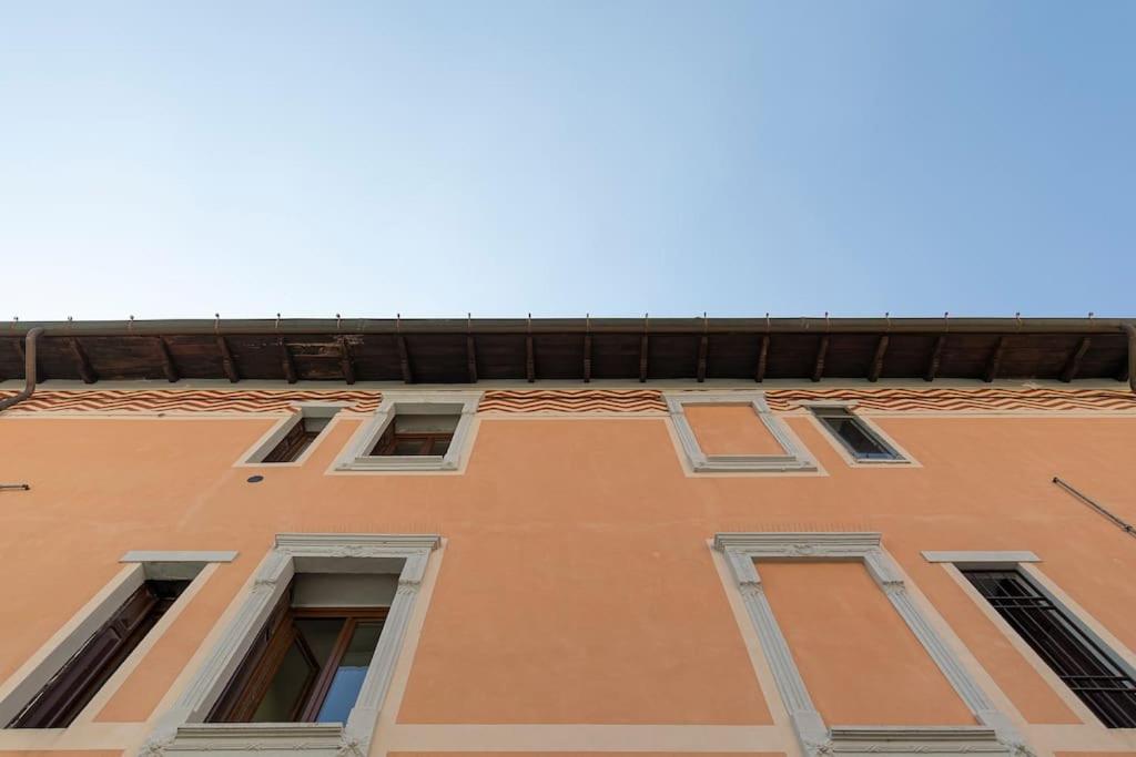 Residenza Sirtori free parking
