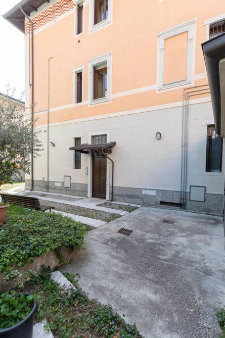 Residenza Sirtori free parking