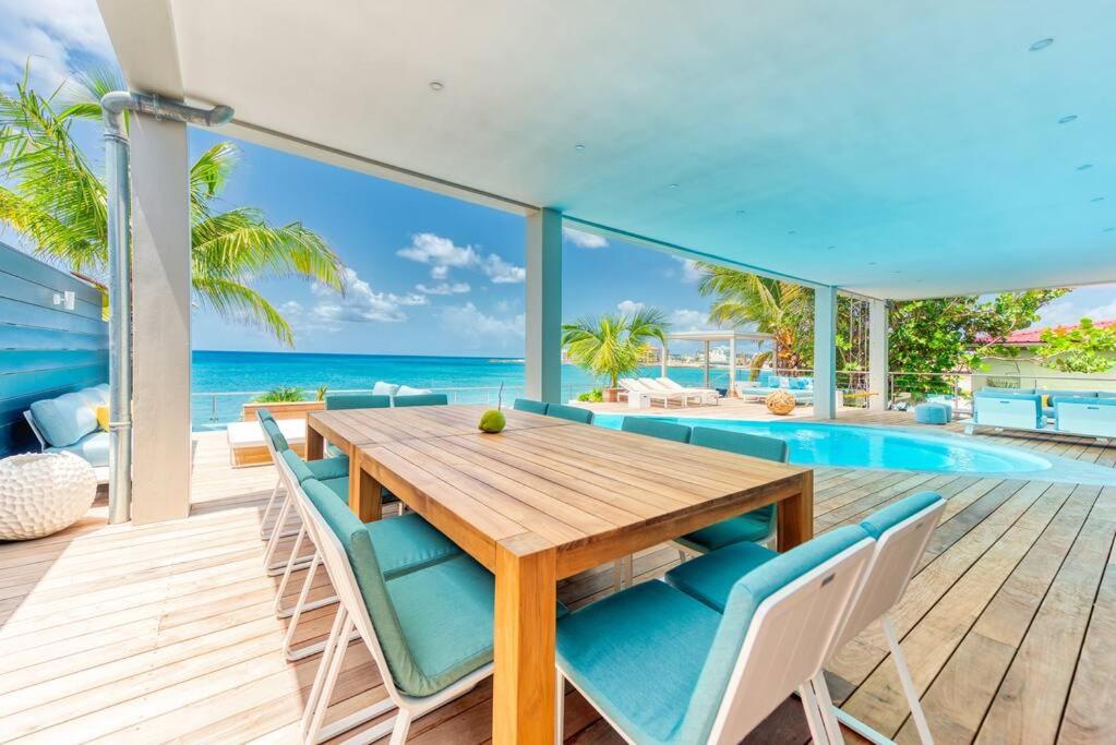 Surfsong Villa- Luxury Water Front Villa for 12
