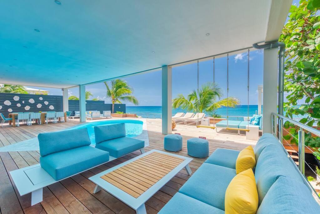 Surfsong Villa- Luxury Water Front Villa for 12