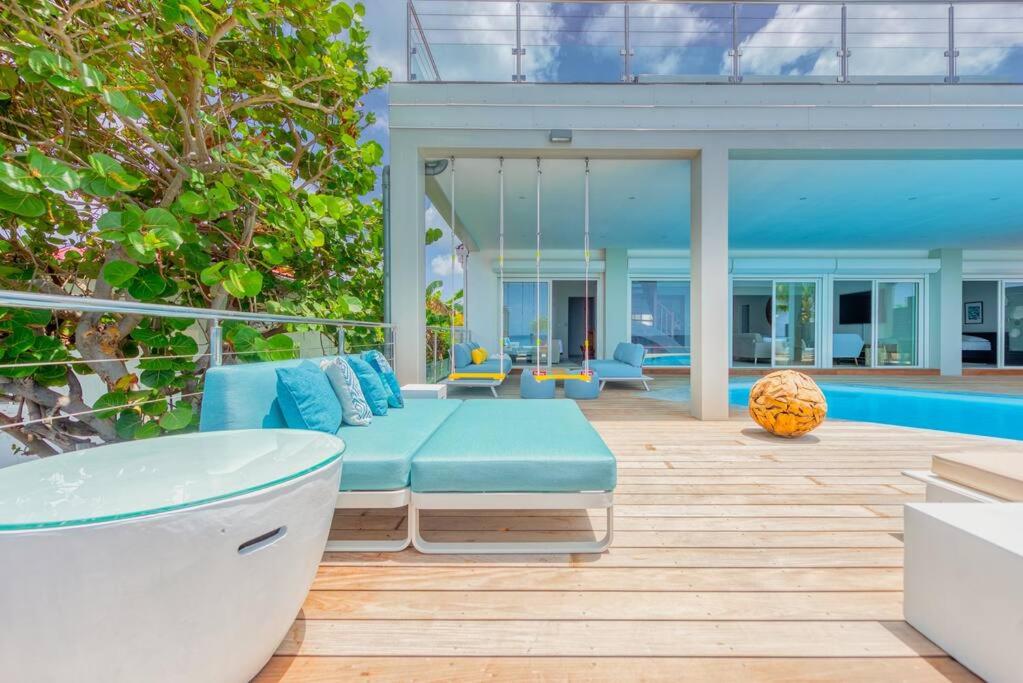 Surfsong Villa- Luxury Water Front Villa for 12