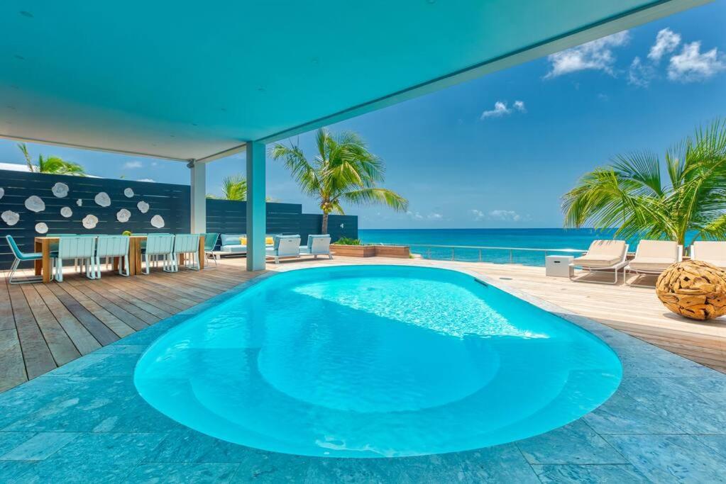 Surfsong Villa- Luxury Water Front Villa for 12