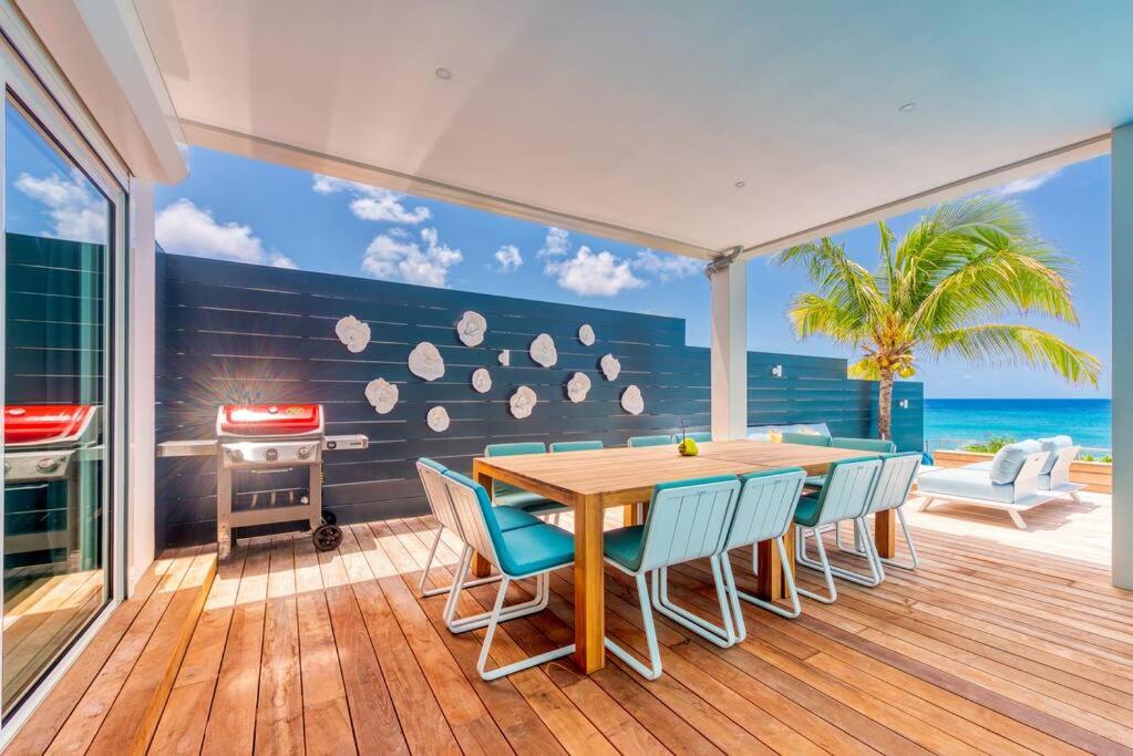 Surfsong Villa- Luxury Water Front Villa for 12