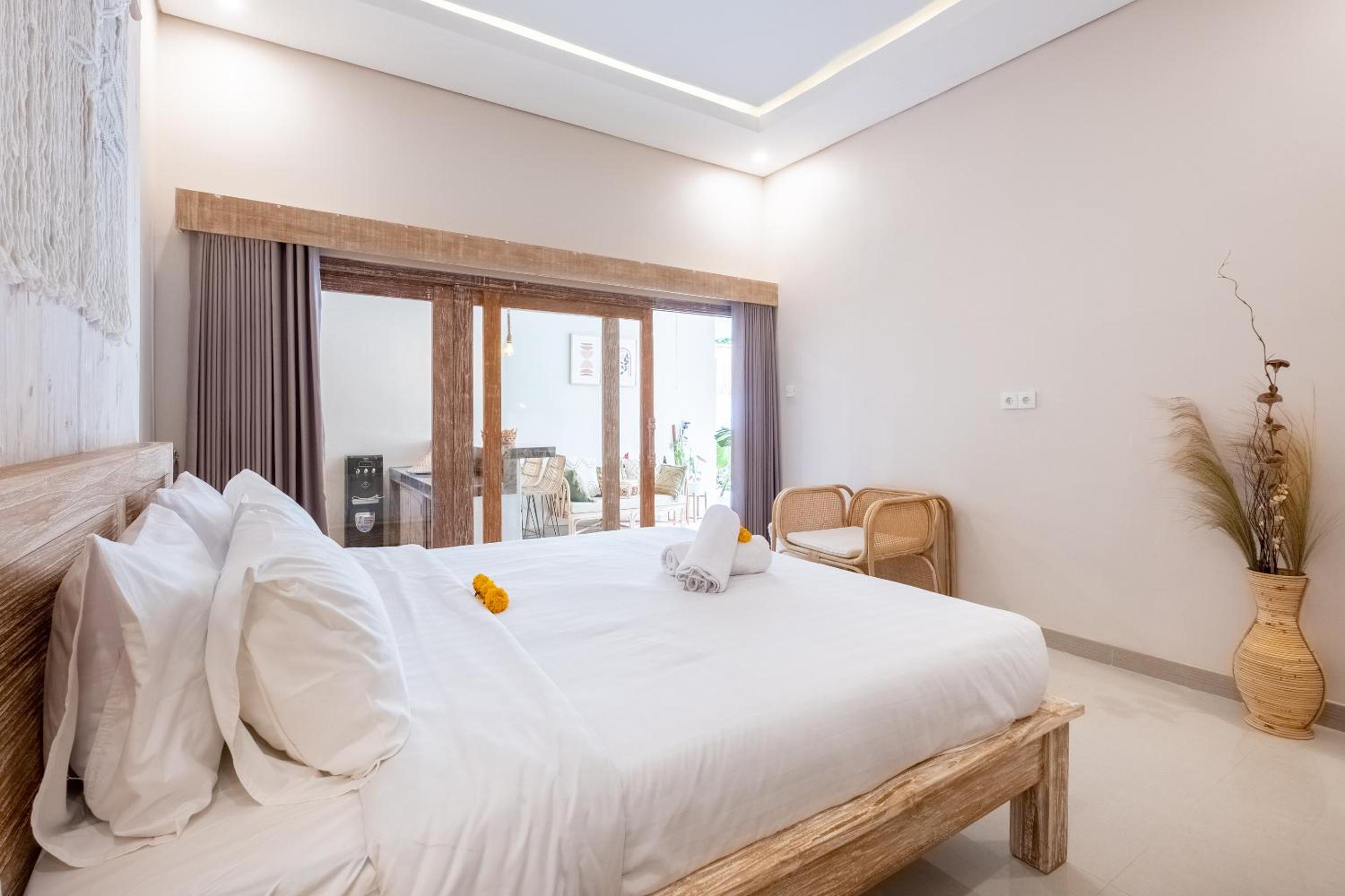 A Walk to Canggu Beach - Mozon Garden Villa view 3