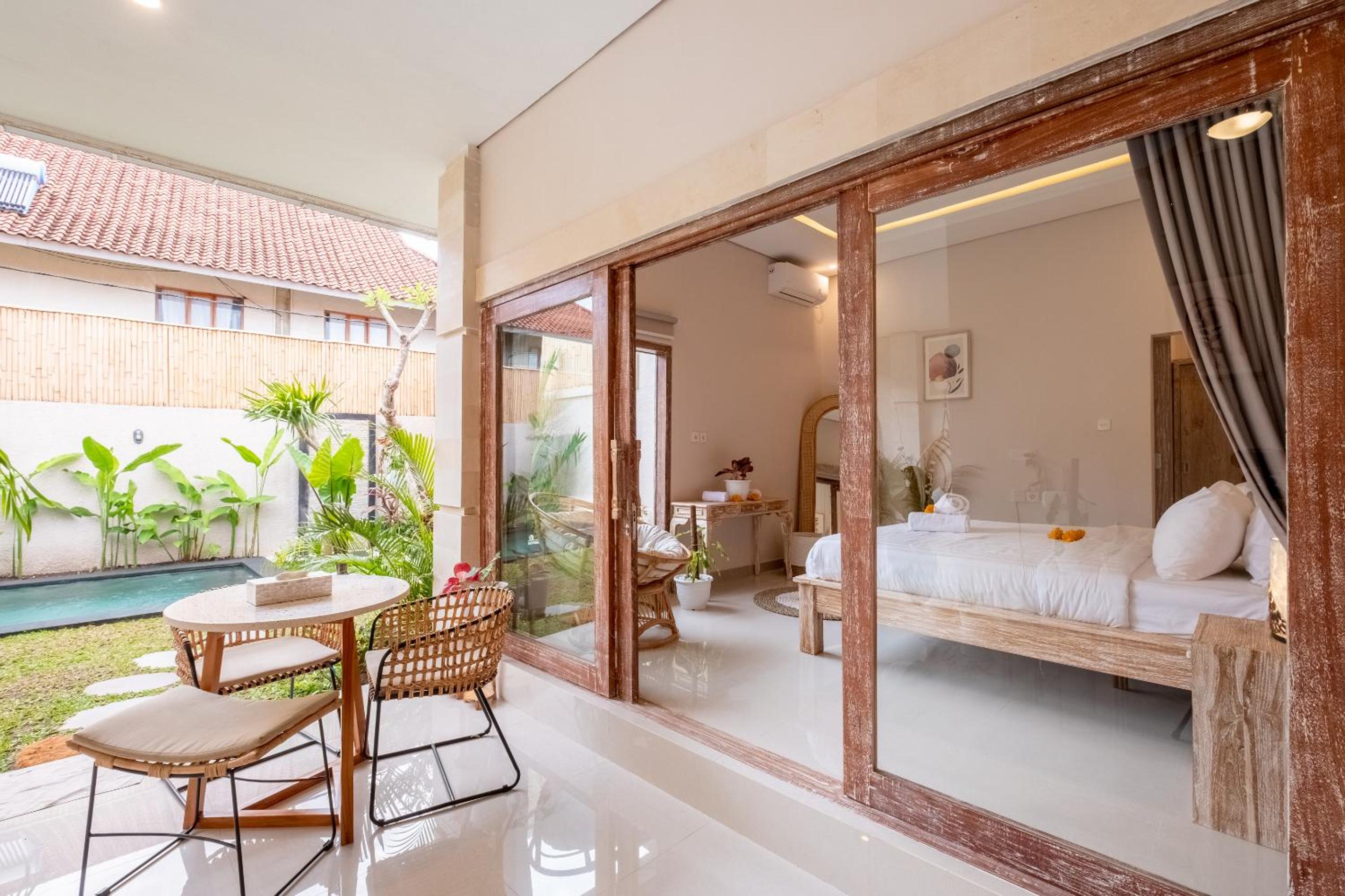 A Walk to Canggu Beach - Mozon Garden Villa view 5