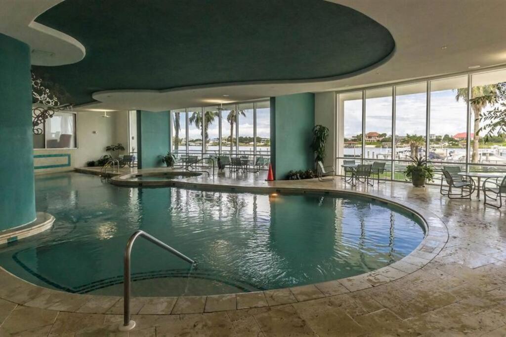 Bella Luna 902- 3bed3bath- Luxury At Your Fingertips- Amazing View of Ole River view 5