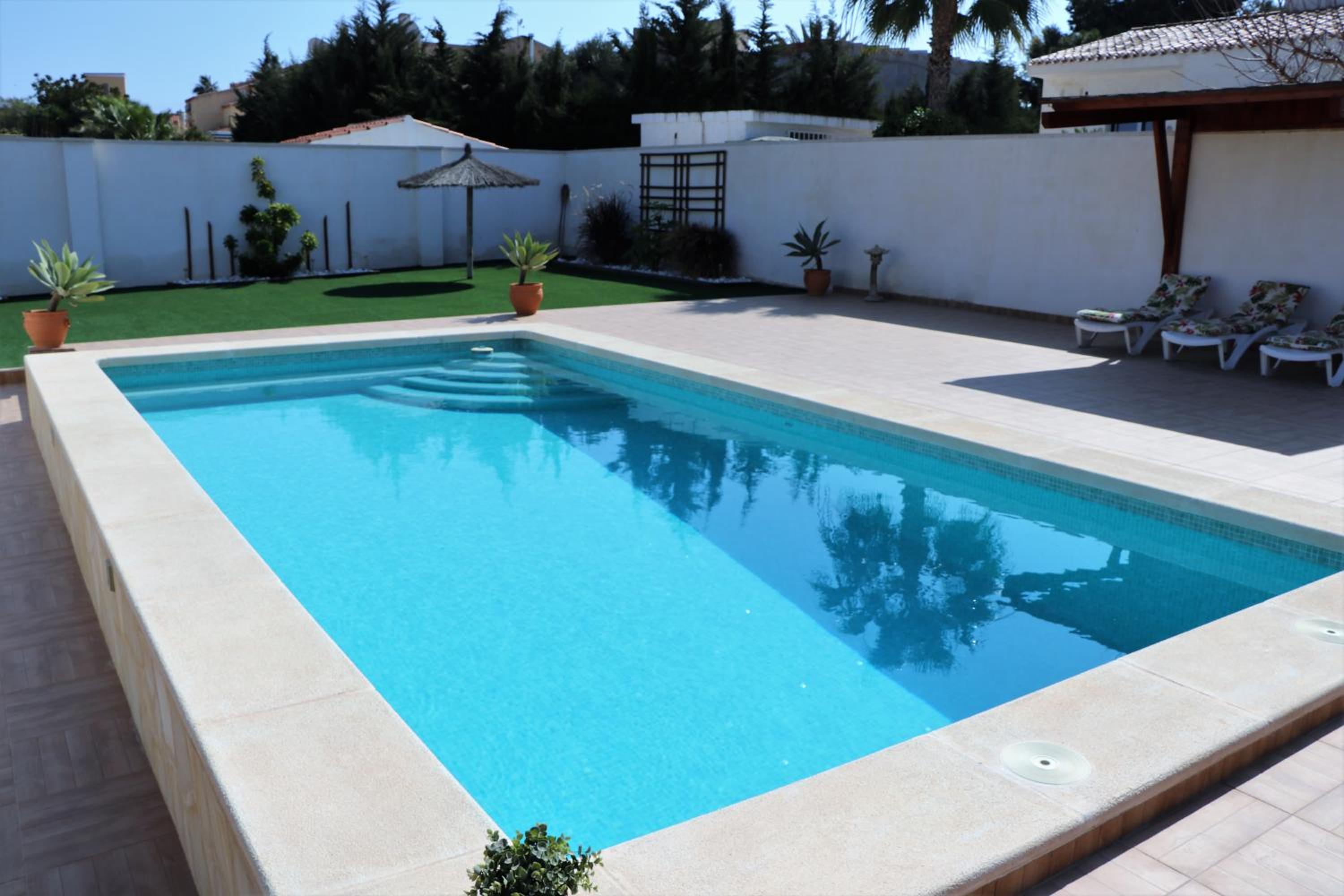 CHALET CON PISCINA PRIVADA