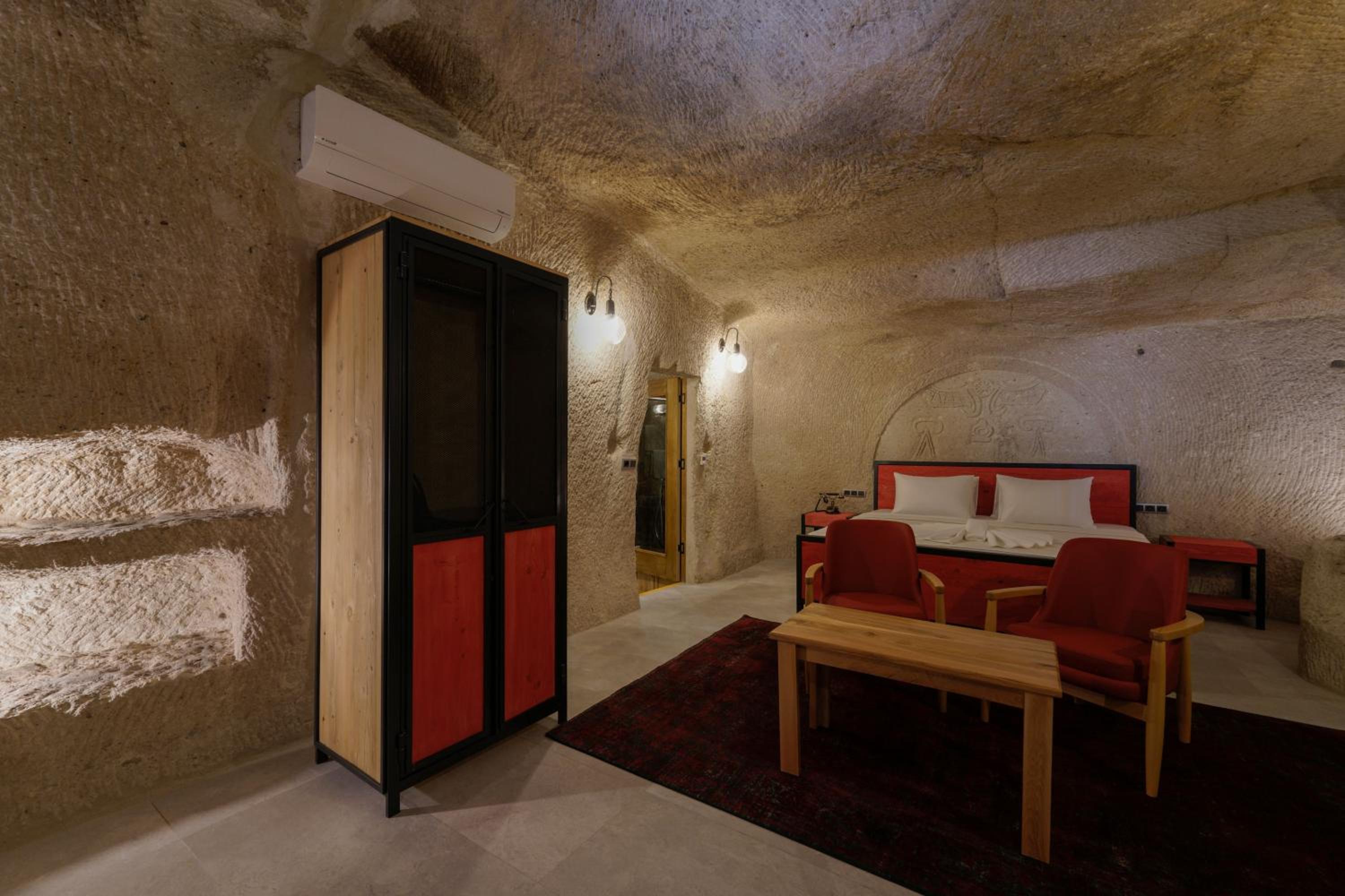 The Niche Cave Hotel - Image 9