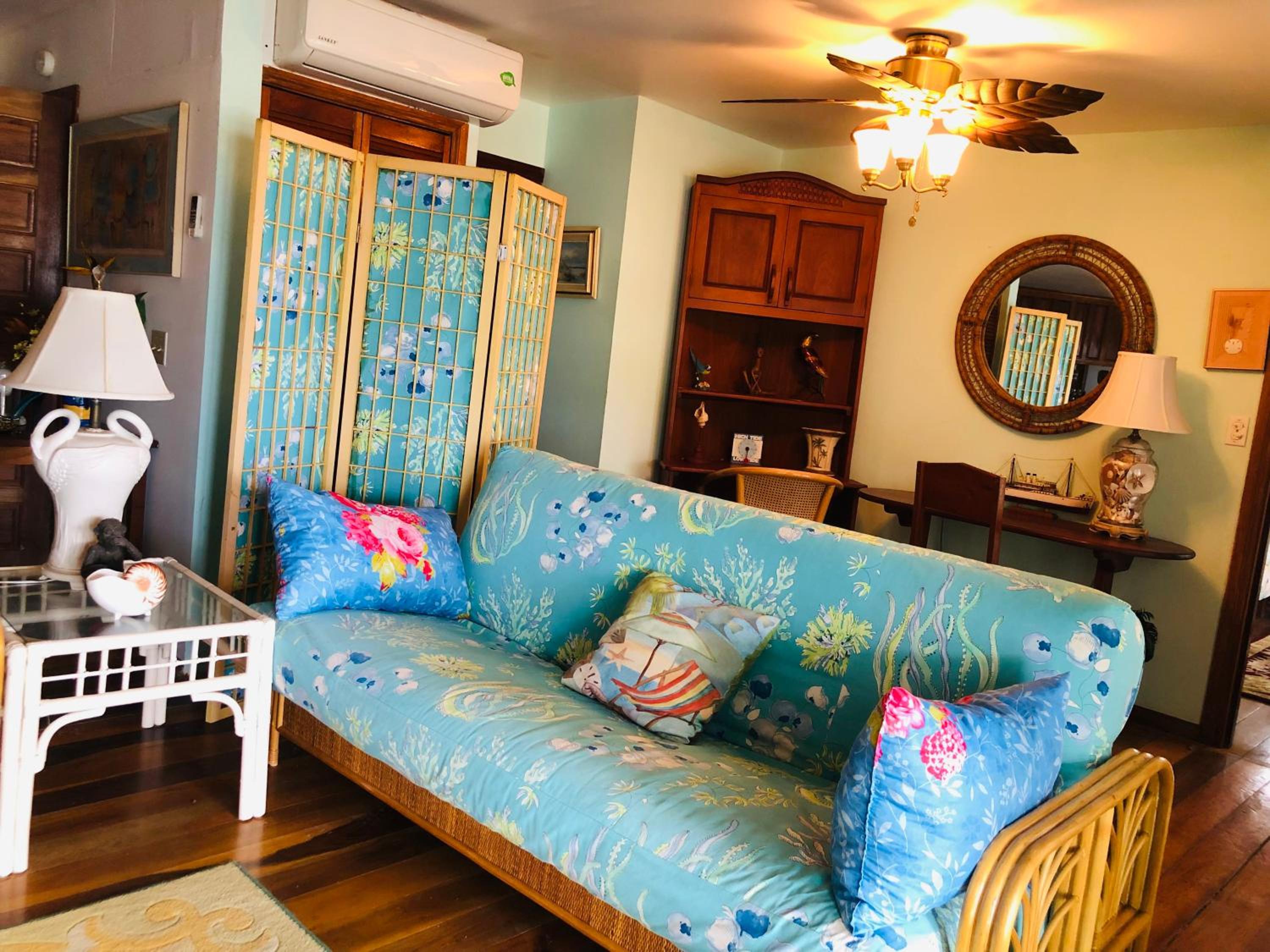 Coral Cove Inn