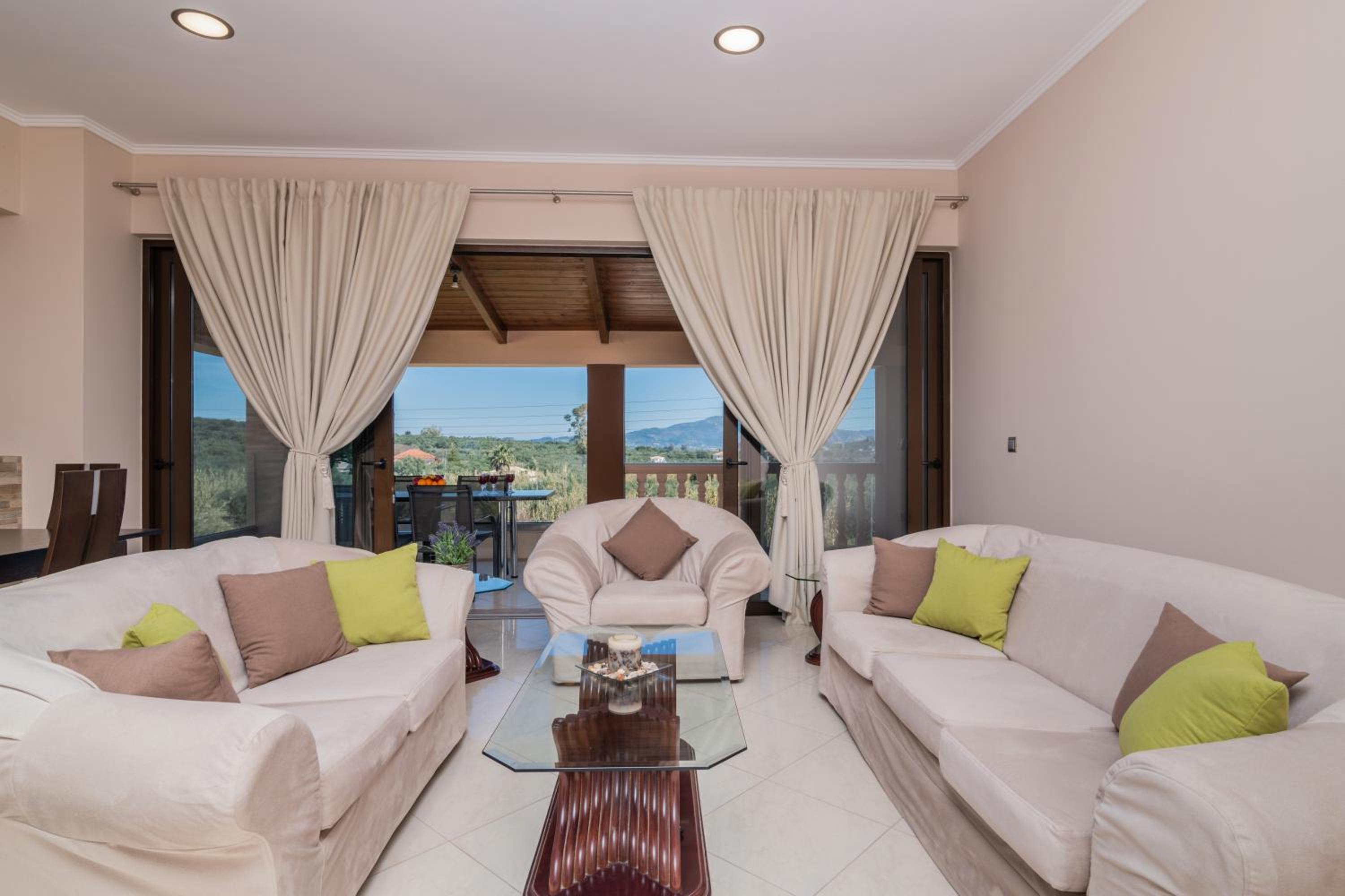 Violeta's Country flat view 5