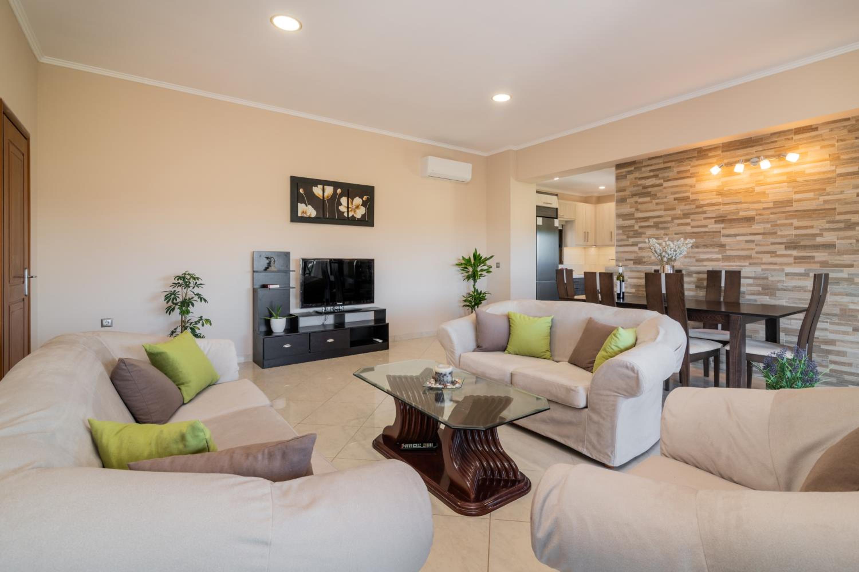 Violeta's Country flat view 2