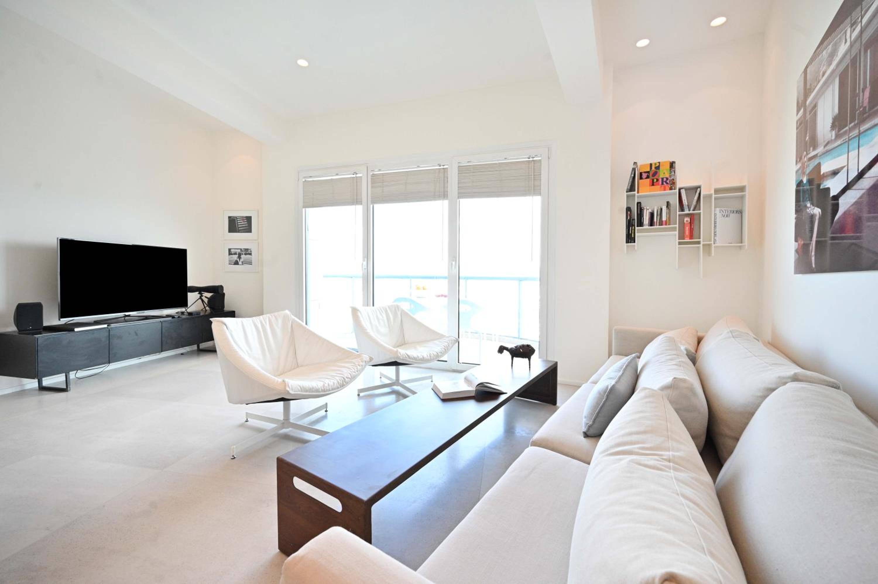 Luxurious 2BR in Isrotel by HolyGuest view 2