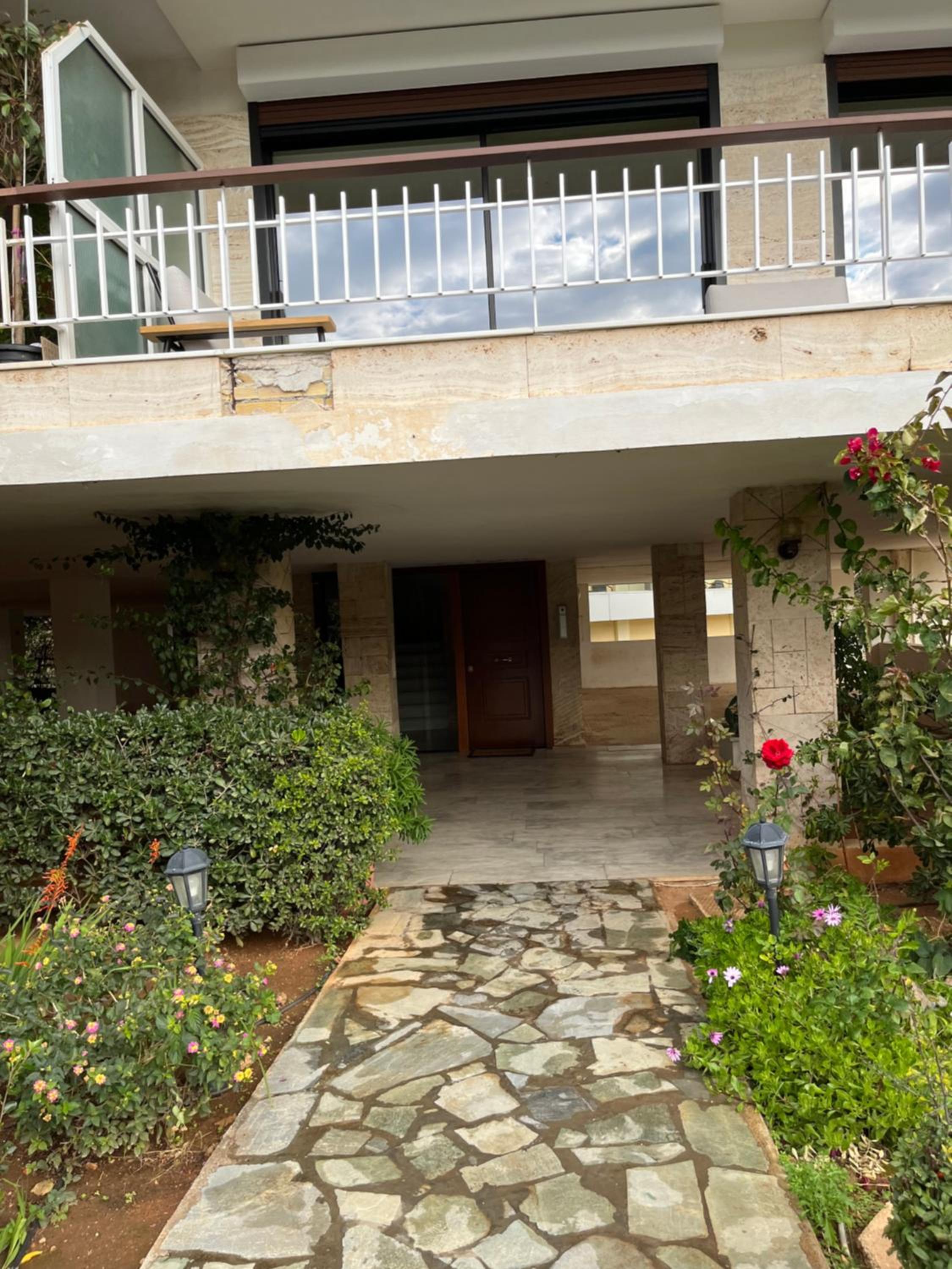 Sun & Sea Suite, Kavouri