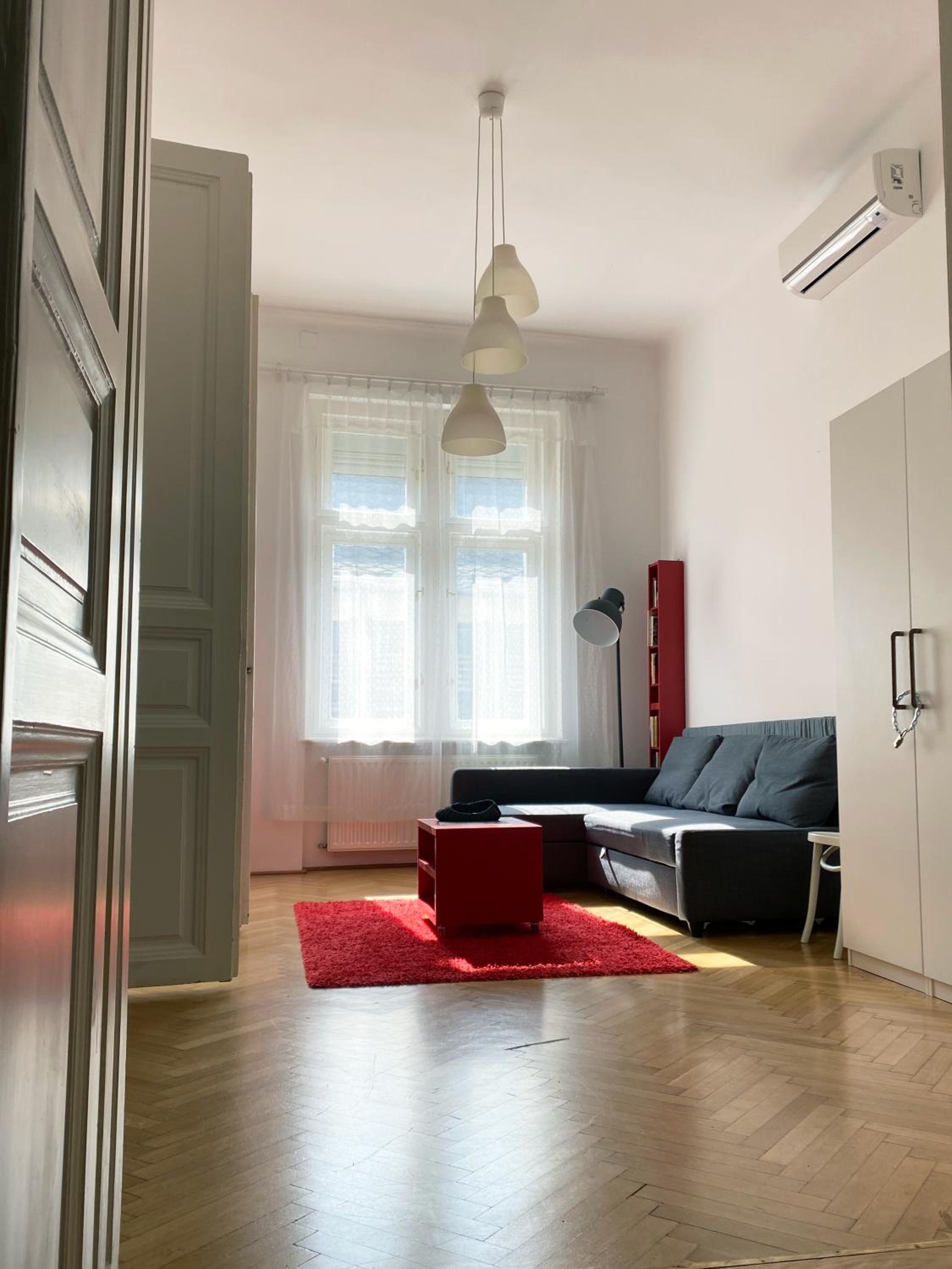 AWESOME APARTMENT IN THE CITY view 5