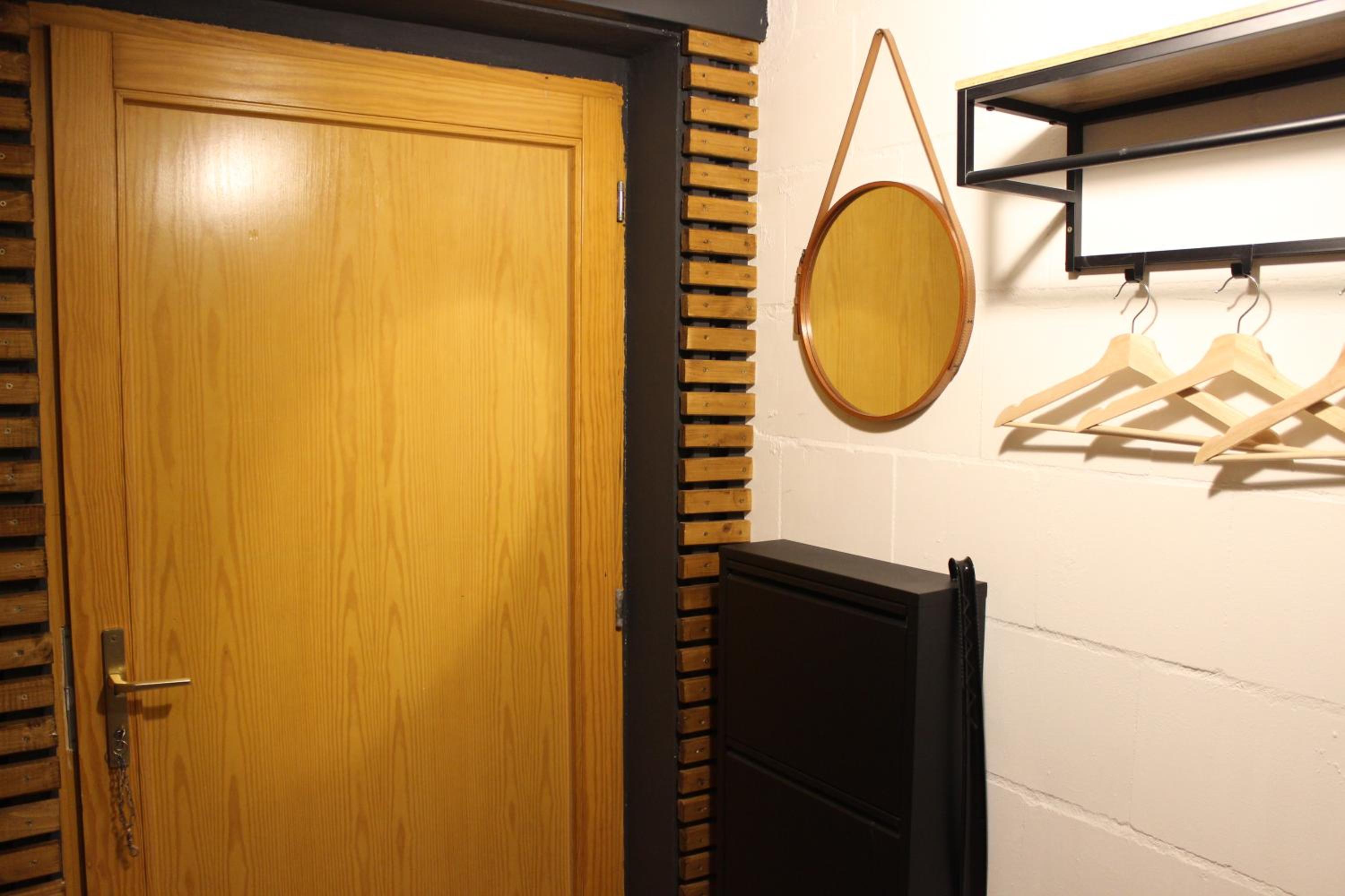 KLEINE SOUTERRAIN WOHNUNG NÄHE HAMBURG