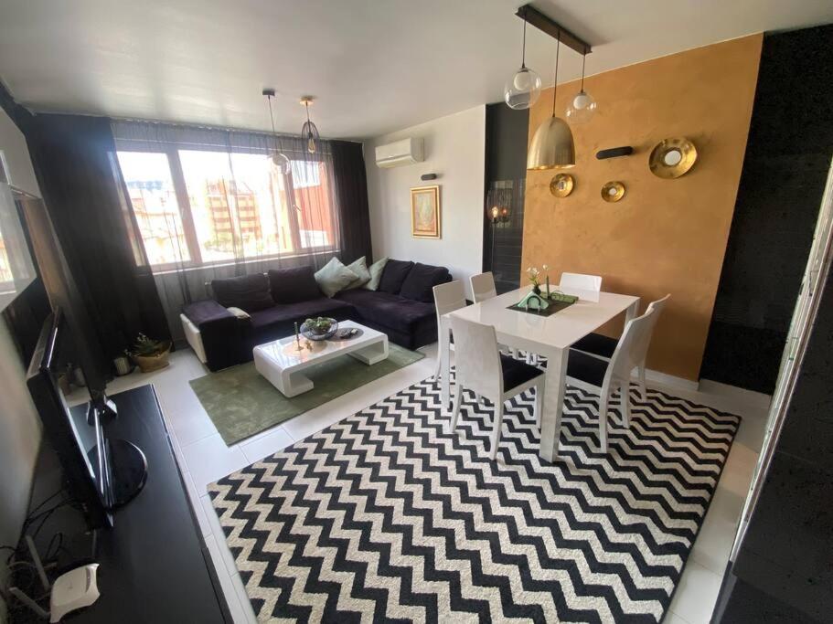 Lovely 1-bedroom apartament with free parking