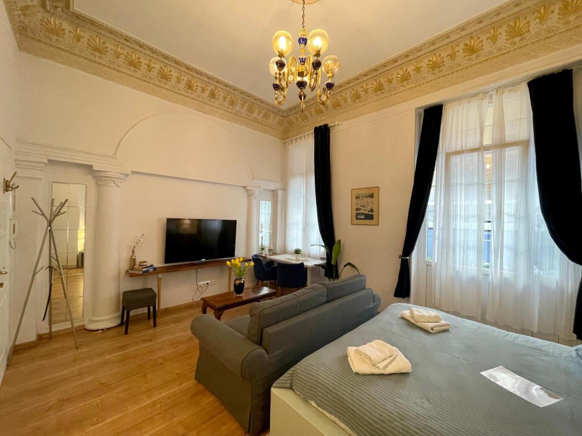 Athens Kolonaki Luxury Home photo 3