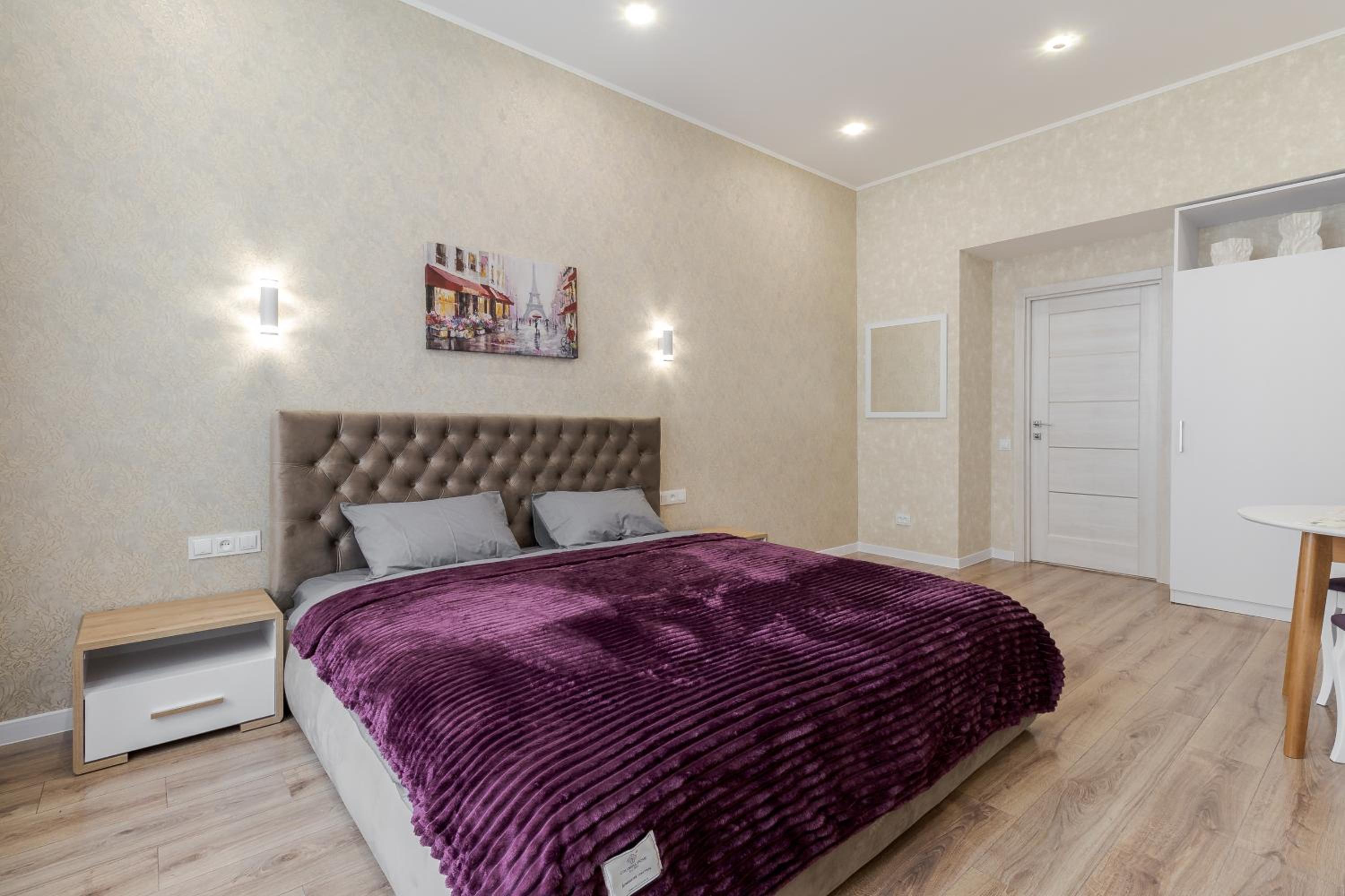 Luxury flat in downtown 2 view 2