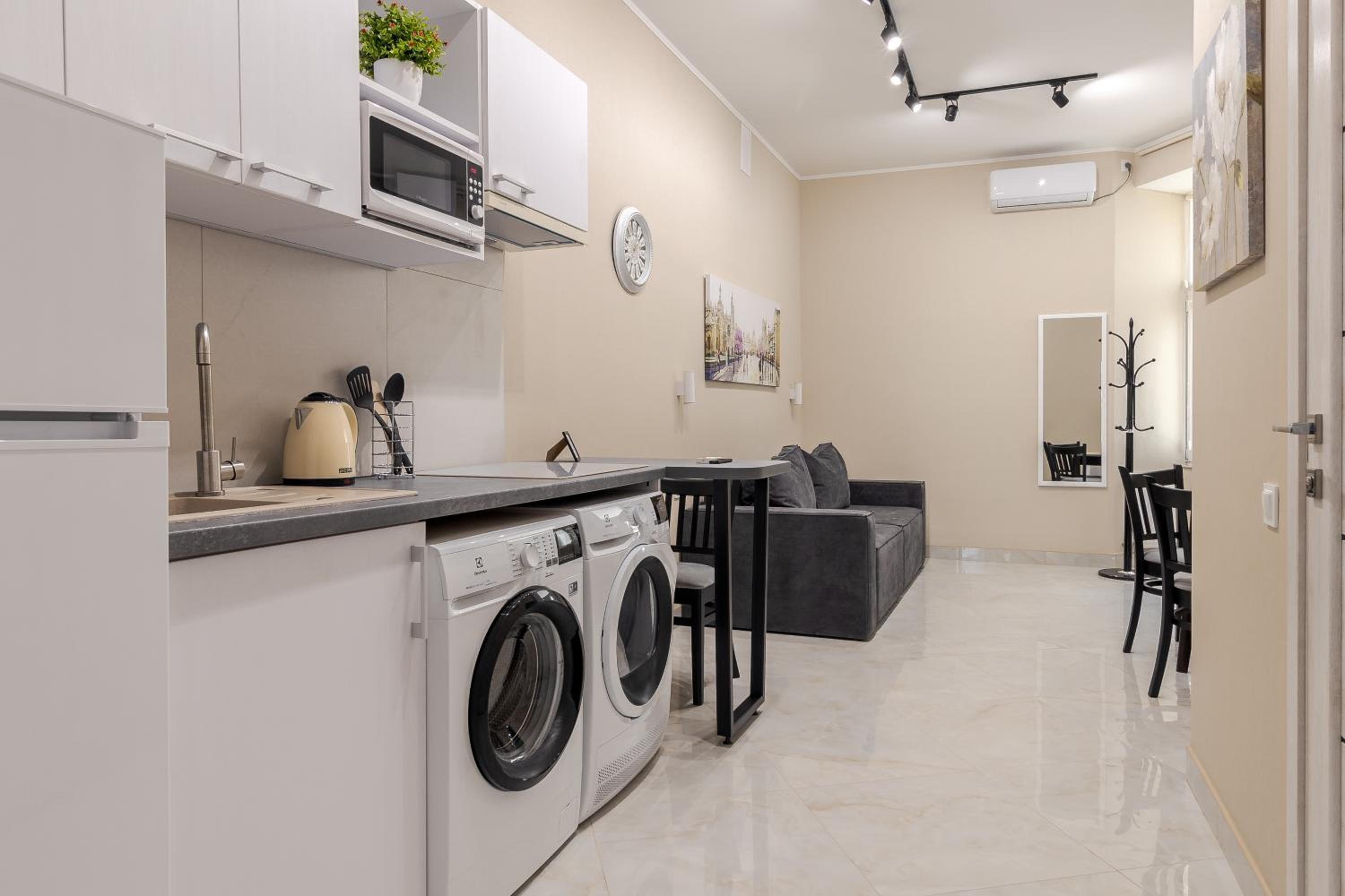 Luxury flat in downtown 2 view 5