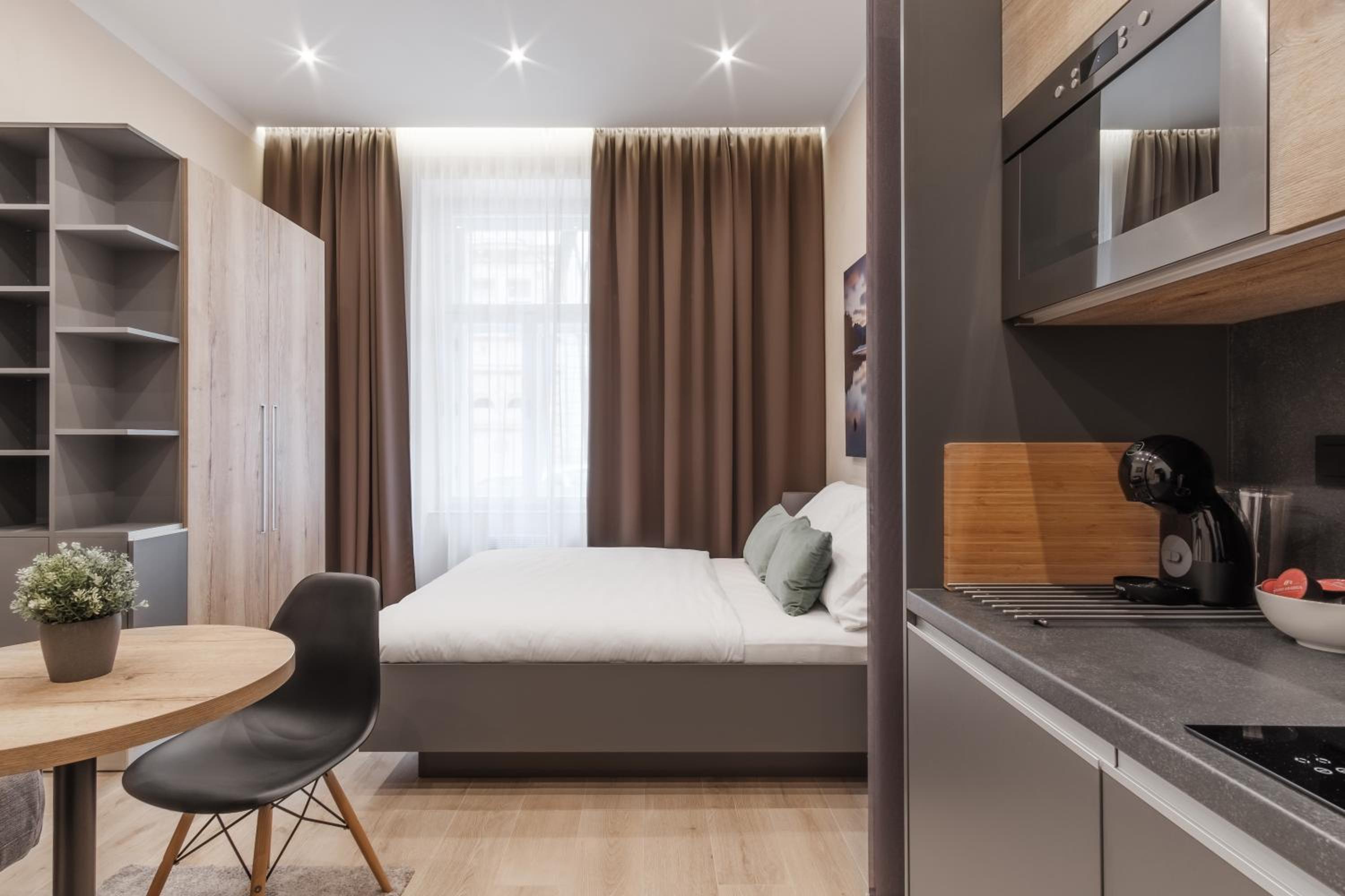 Prague Days - Modern Studios - 7 min Wenceslas Square