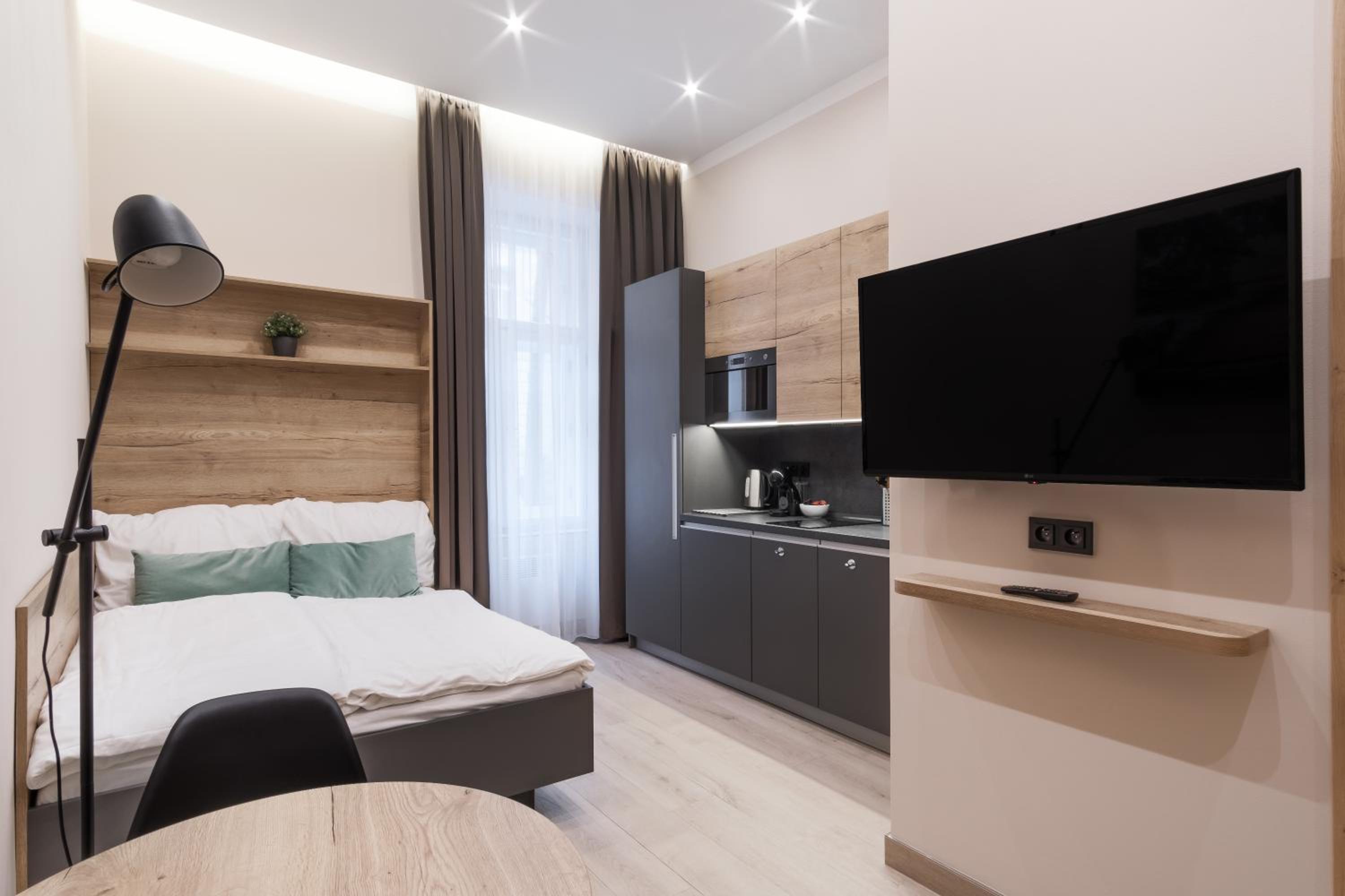 Prague Days - Modern Studios - 7 min Wenceslas Square