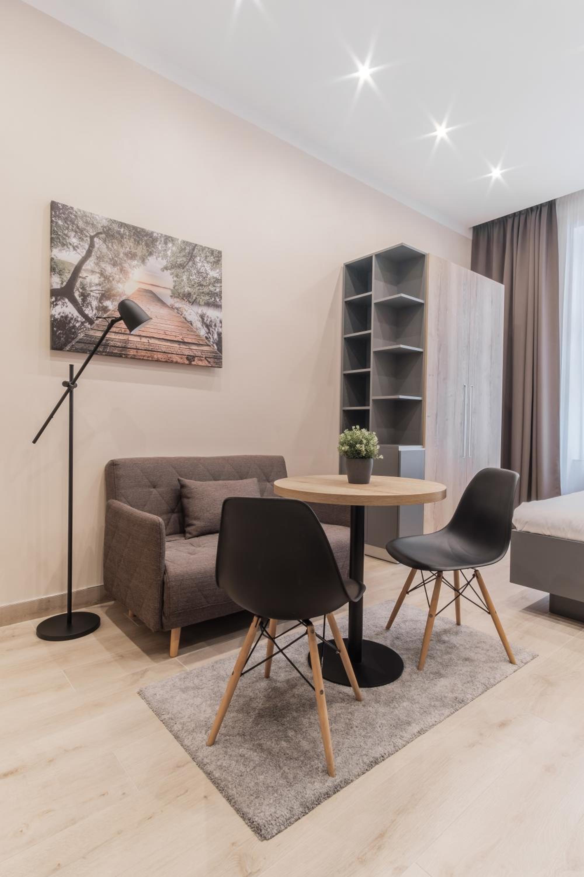 Prague Days - Modern Studios - 7 min Wenceslas Square