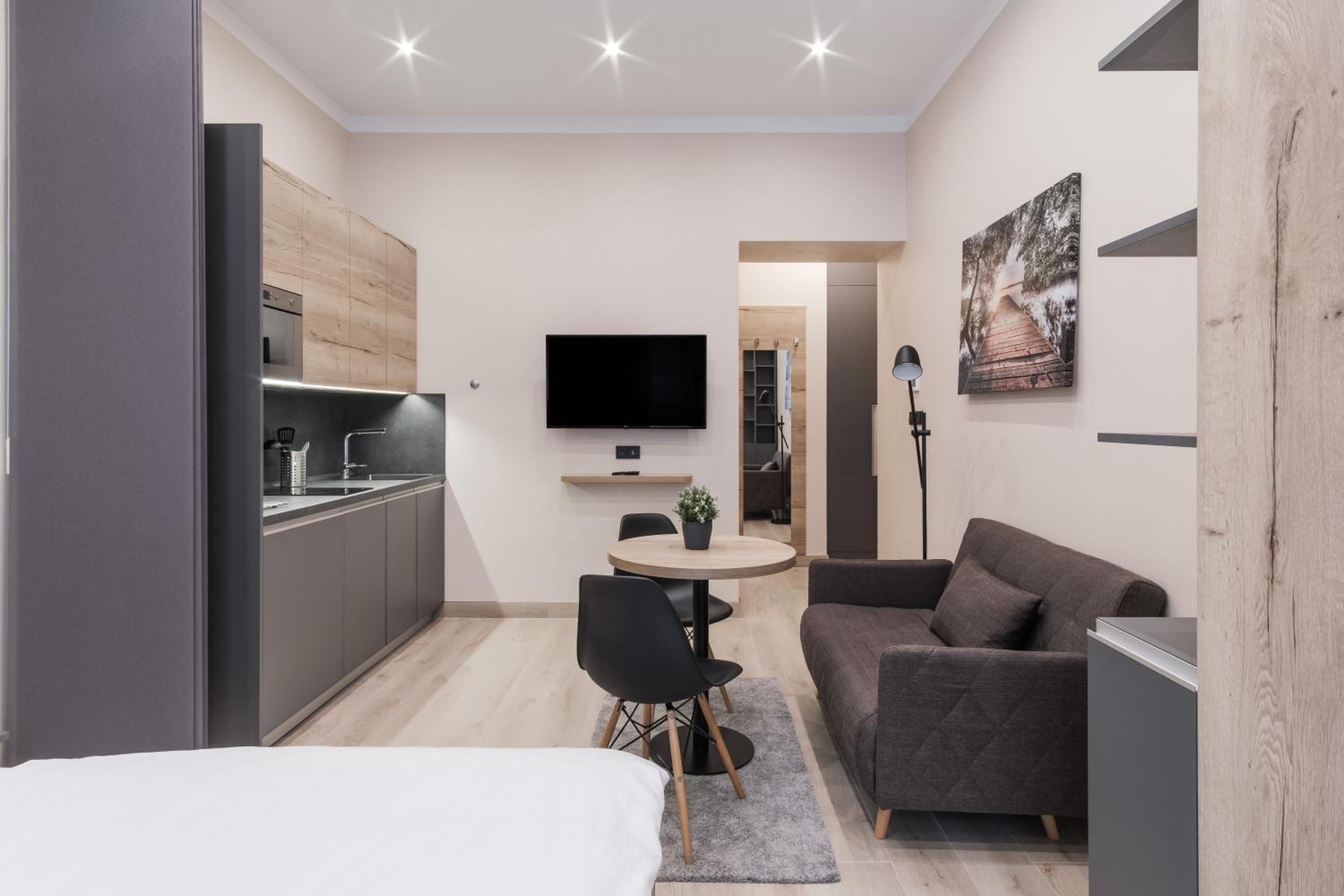 Prague Days - Modern Studios - 7 min Wenceslas Square