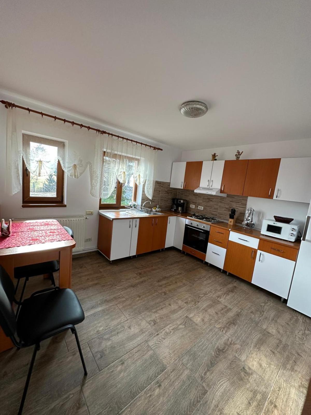 Casa din Deal Crisbomir - BRAN view 2