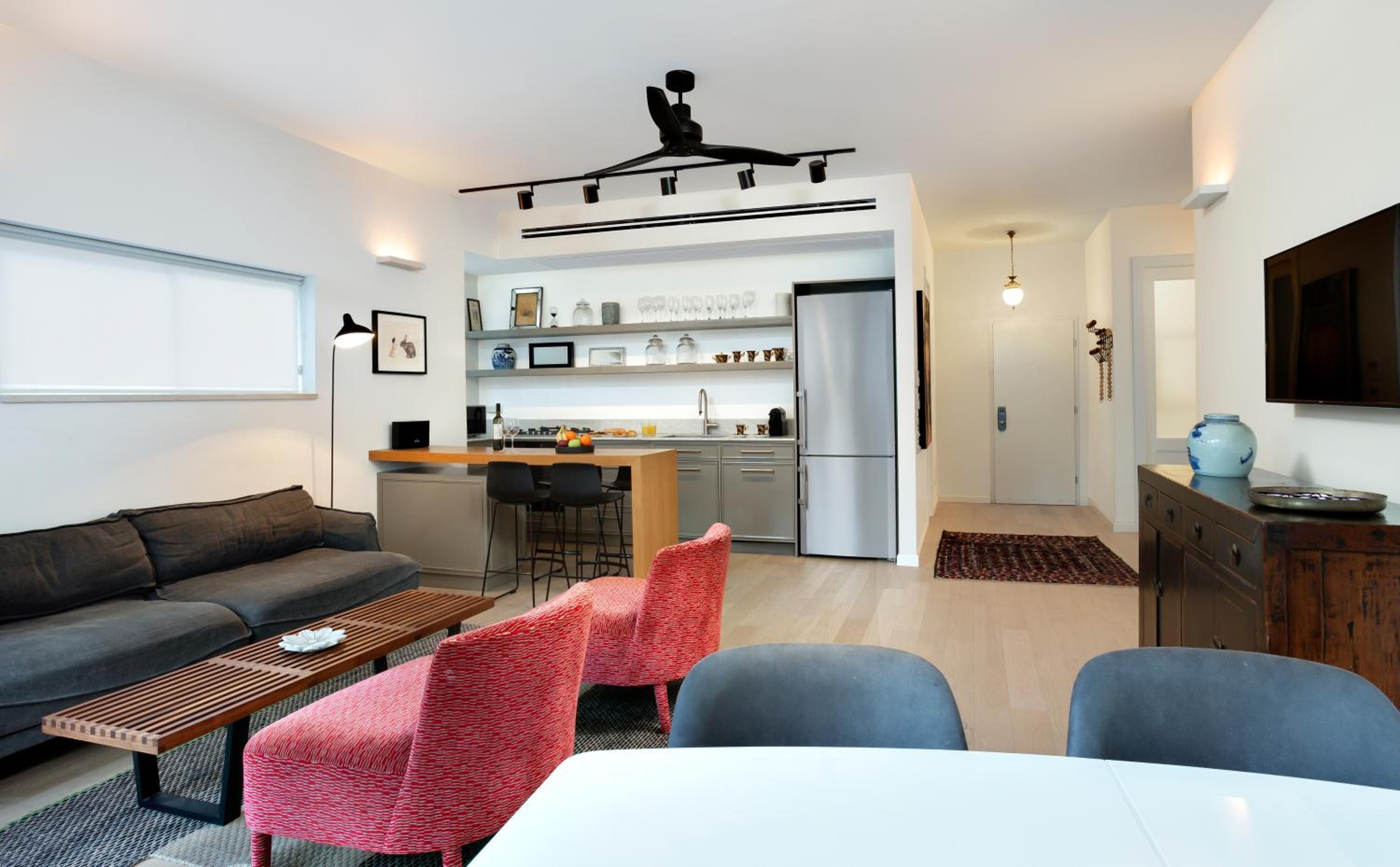 Contemporary 3BR in Shenkin by HolyGuest view 3
