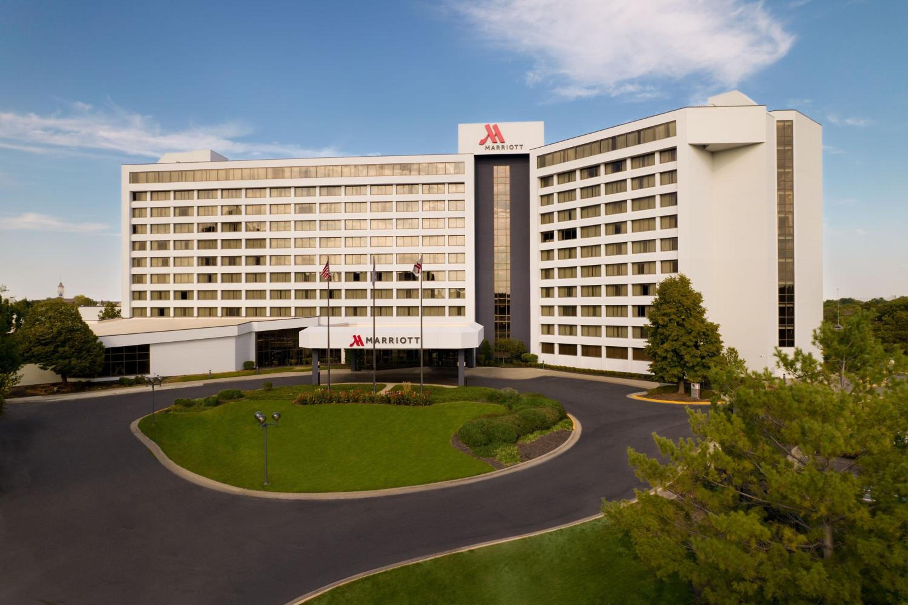 Hotel Marriott Kansas City Overland Park - Image 1